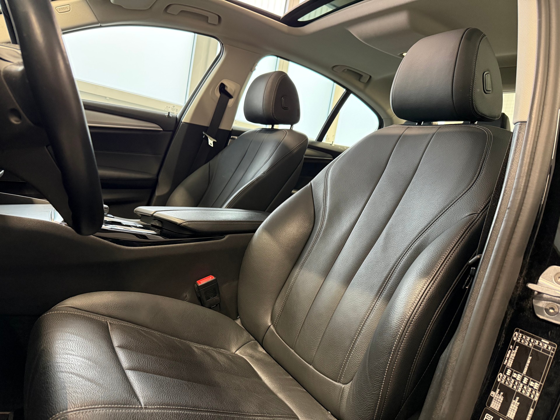 BMW 540i xDrive Steptronic-image-15