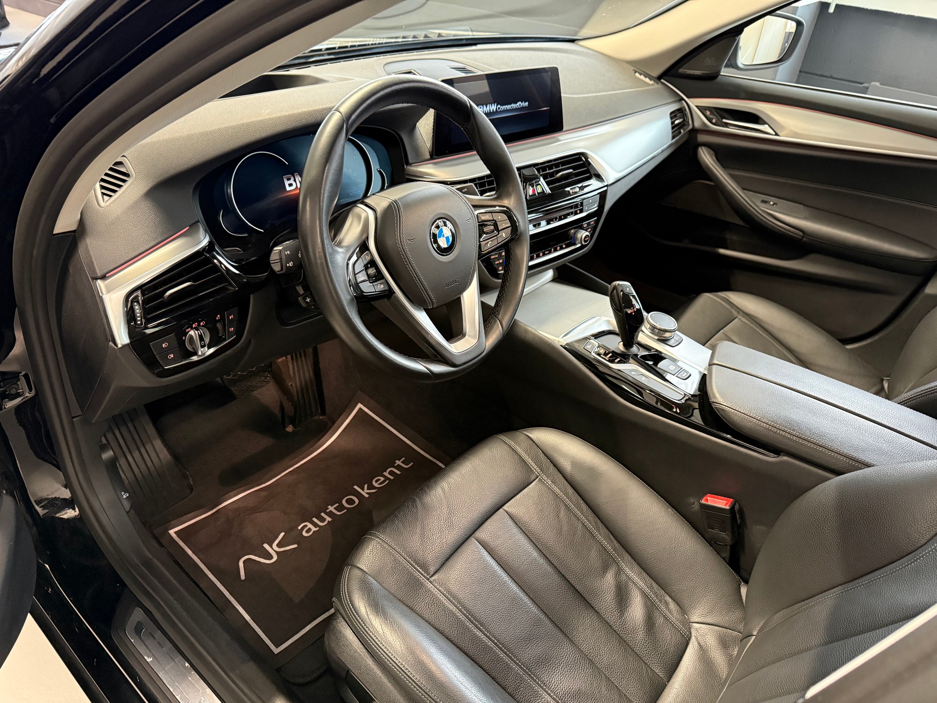 BMW 540i xDrive Steptronic-image-6
