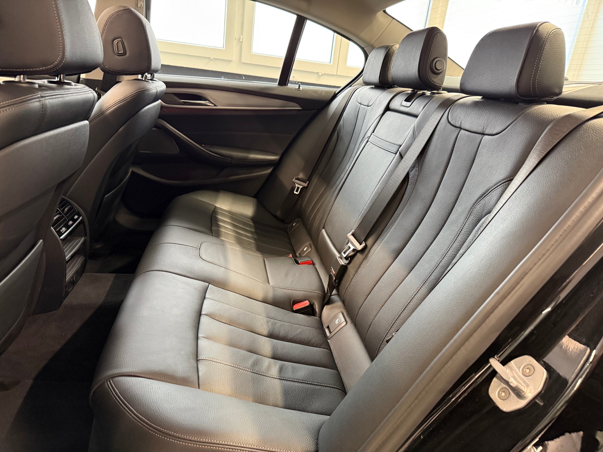 BMW 540i xDrive Steptronic-image-20