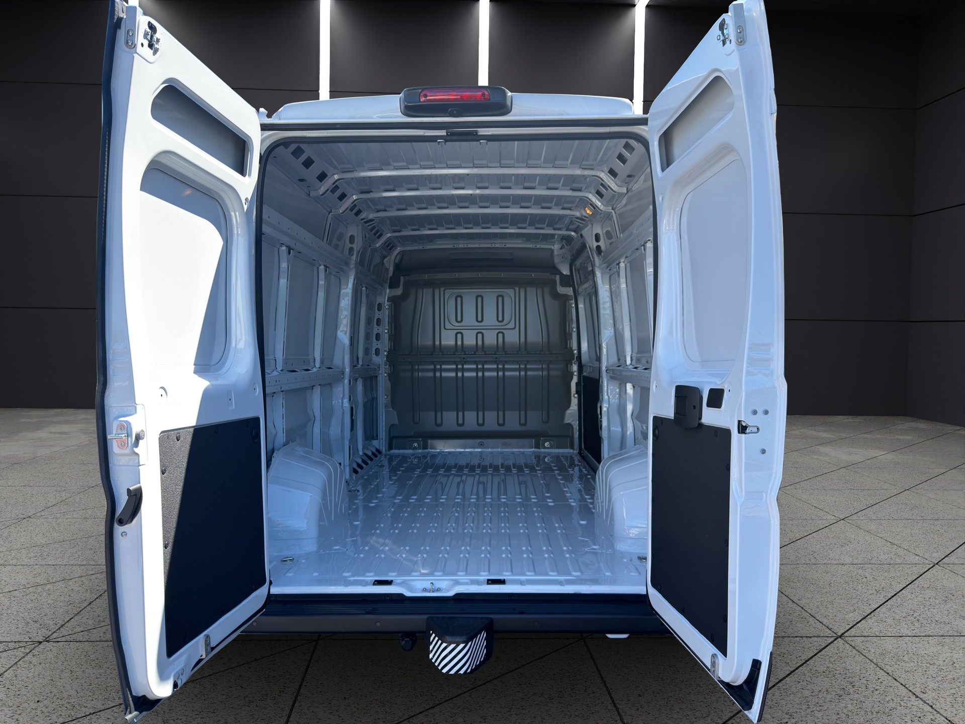 OPEL Movano 2.2 d 3,5t L3H2 180PS AHK-image-11