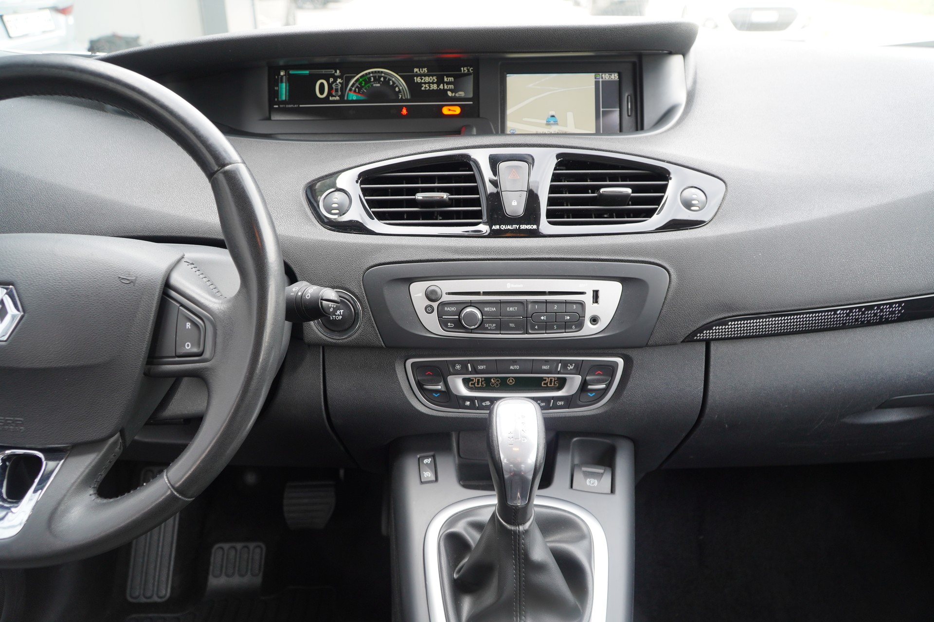 RENAULT Grand Scénic 2.0 16V Dynamique X-Tronic CVT-image-12
