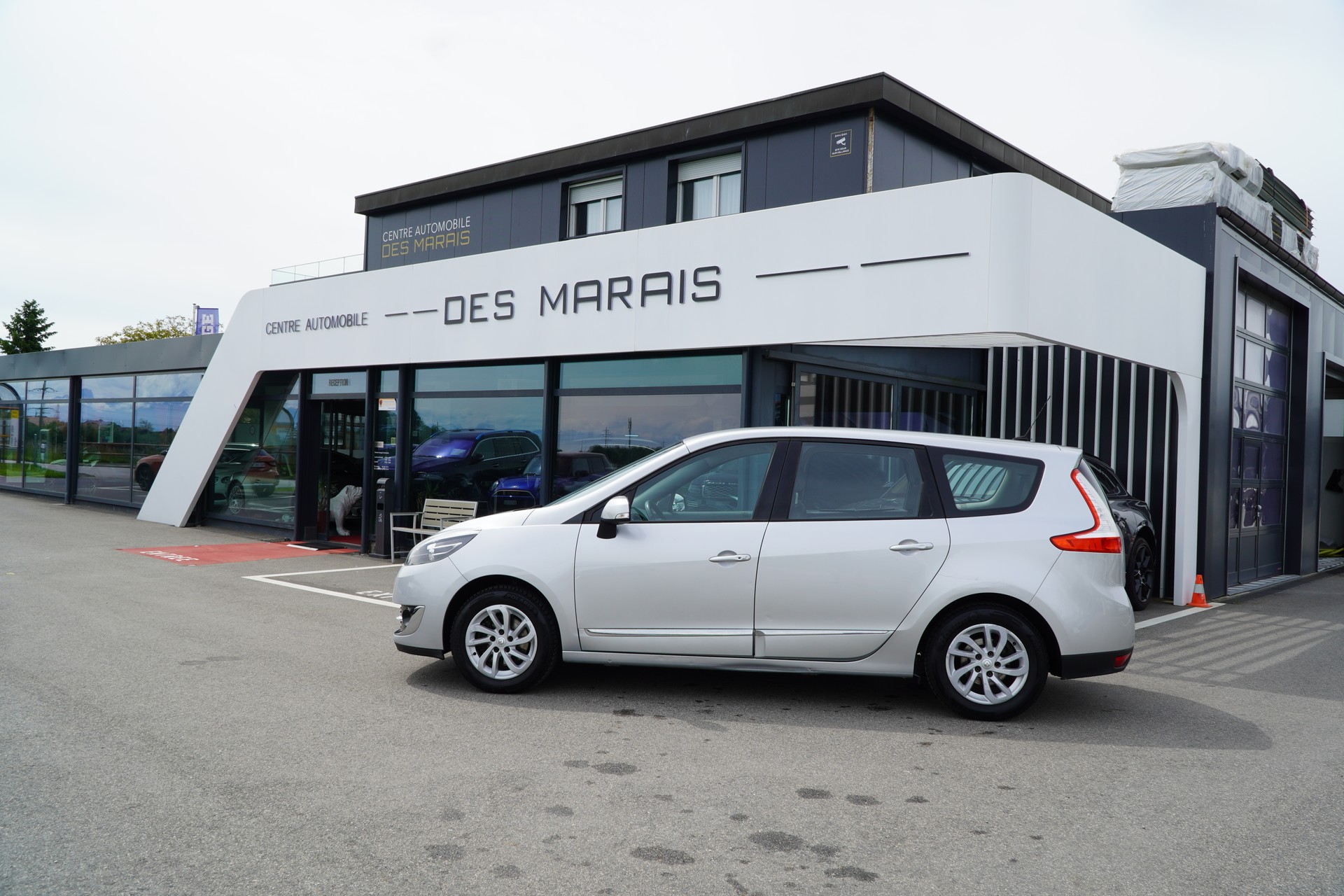 RENAULT Grand Scénic 2.0 16V Dynamique X-Tronic CVT-image-4