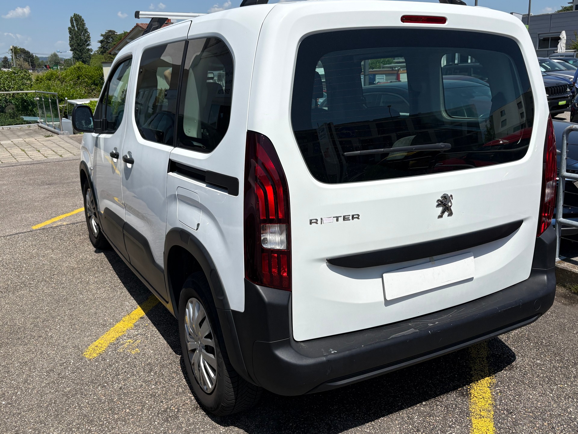 PEUGEOT Rifter Long 1.5 BlueHDi 7PL Active-image-4