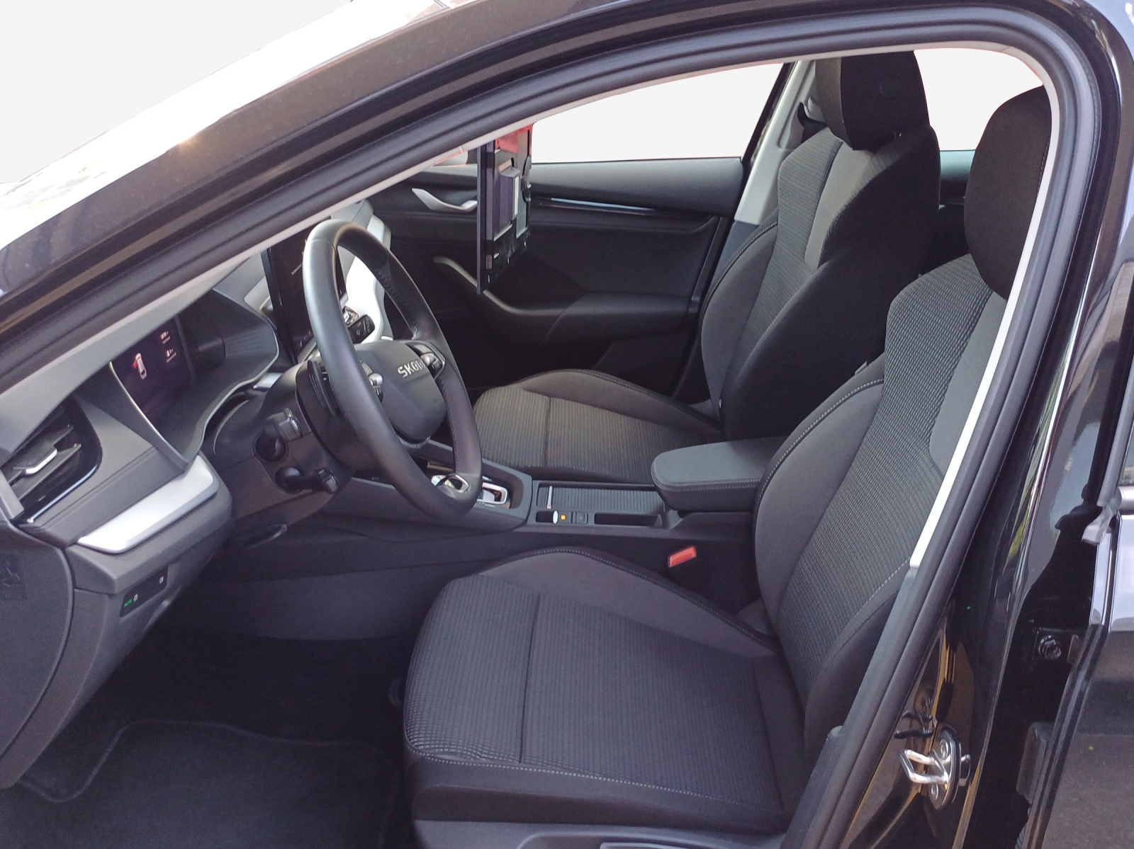 SKODA Octavia Combi 1.5 TSI mHEV DSG Dynamic-image-7