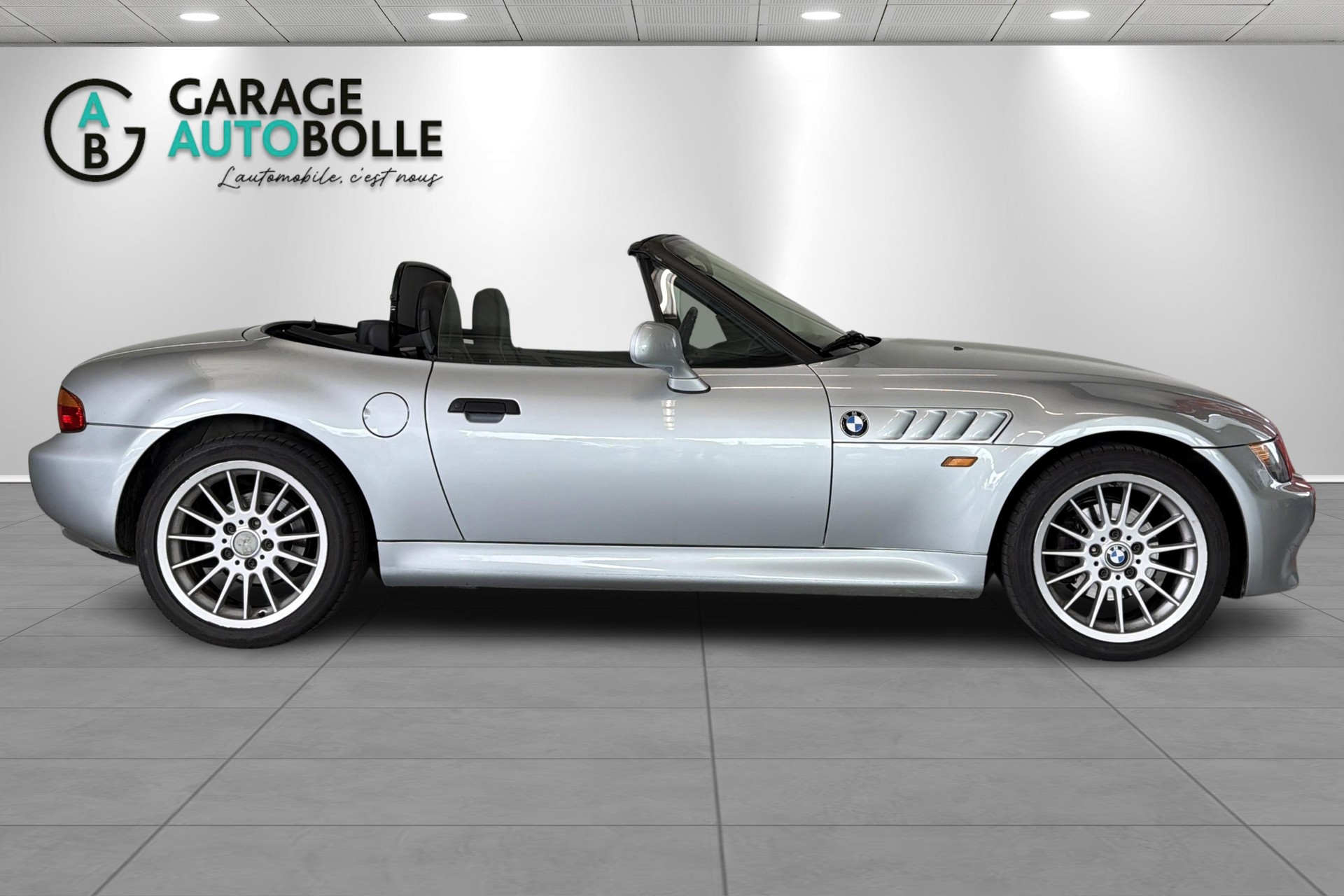 BMW Z3 1.8i Roadster-showroom-element-2