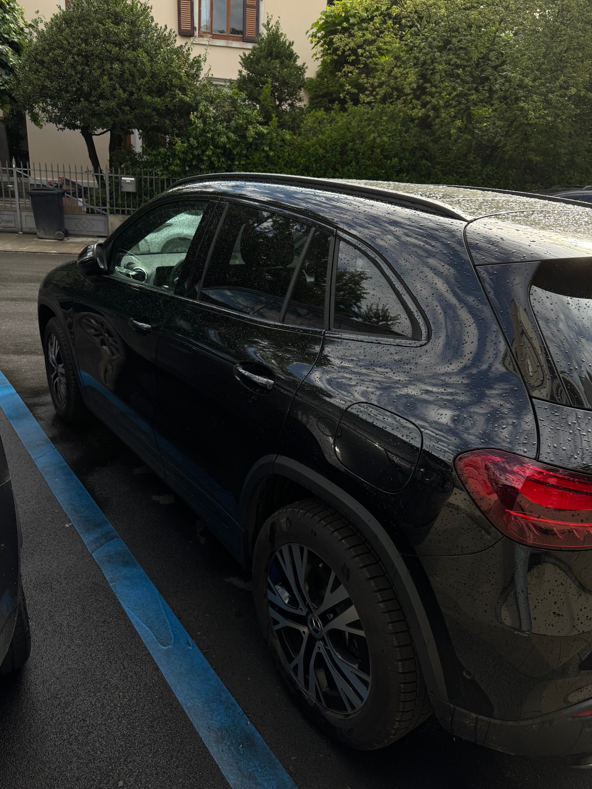 MERCEDES-BENZ GLA 200 Night Star-image-2