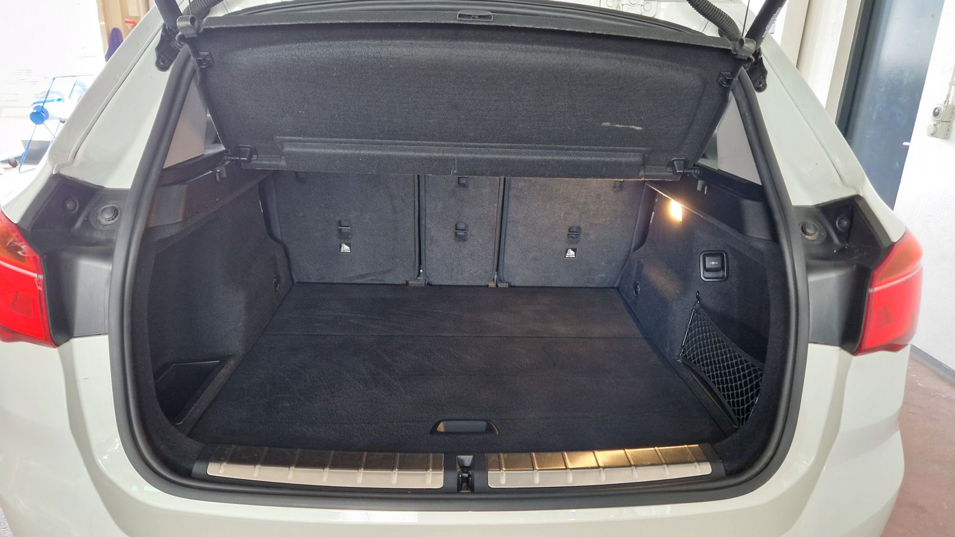 BMW X1 sDrive 18i-image-9