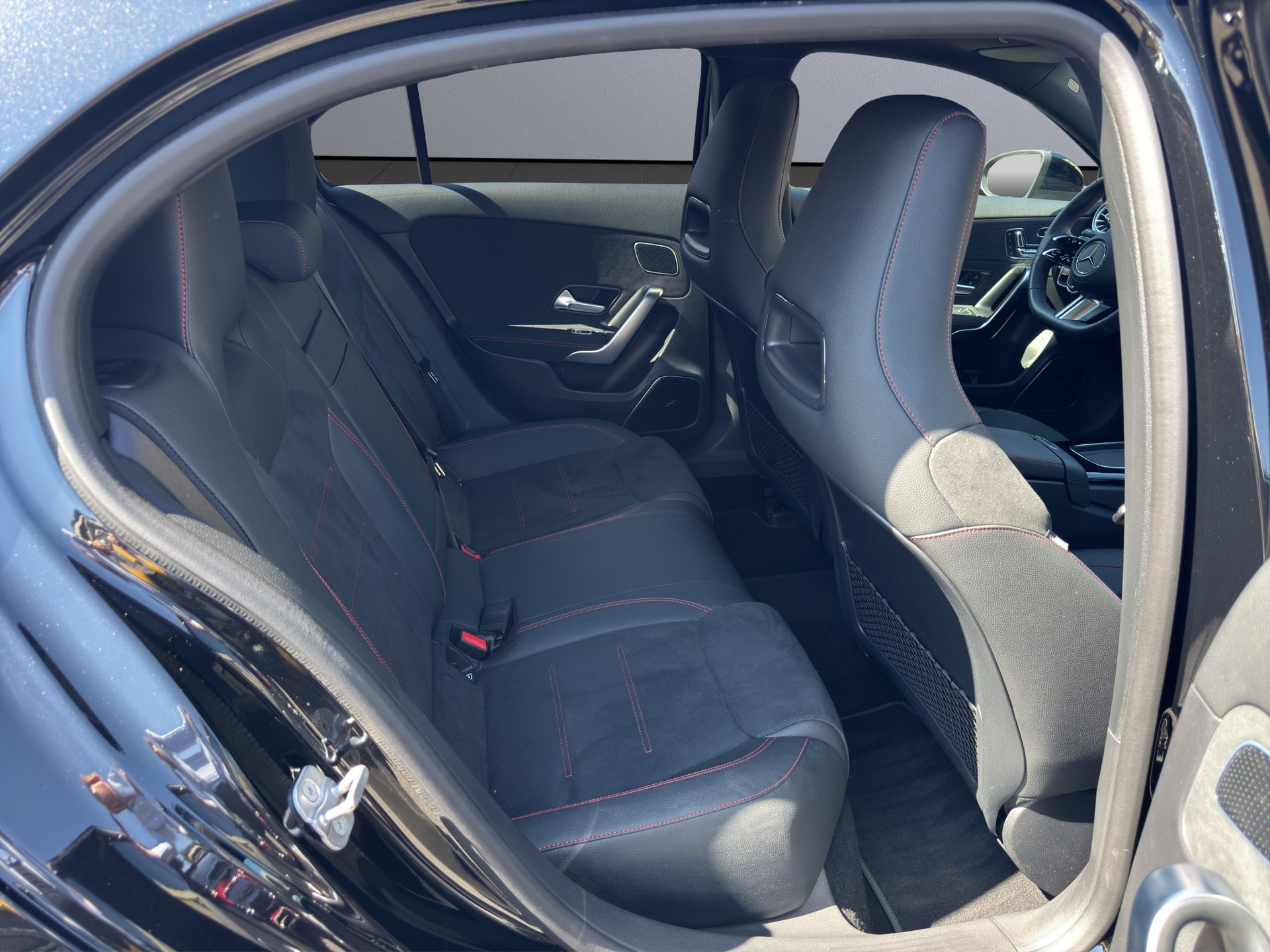 MERCEDES-BENZ A 200 7G-DCT-image-16