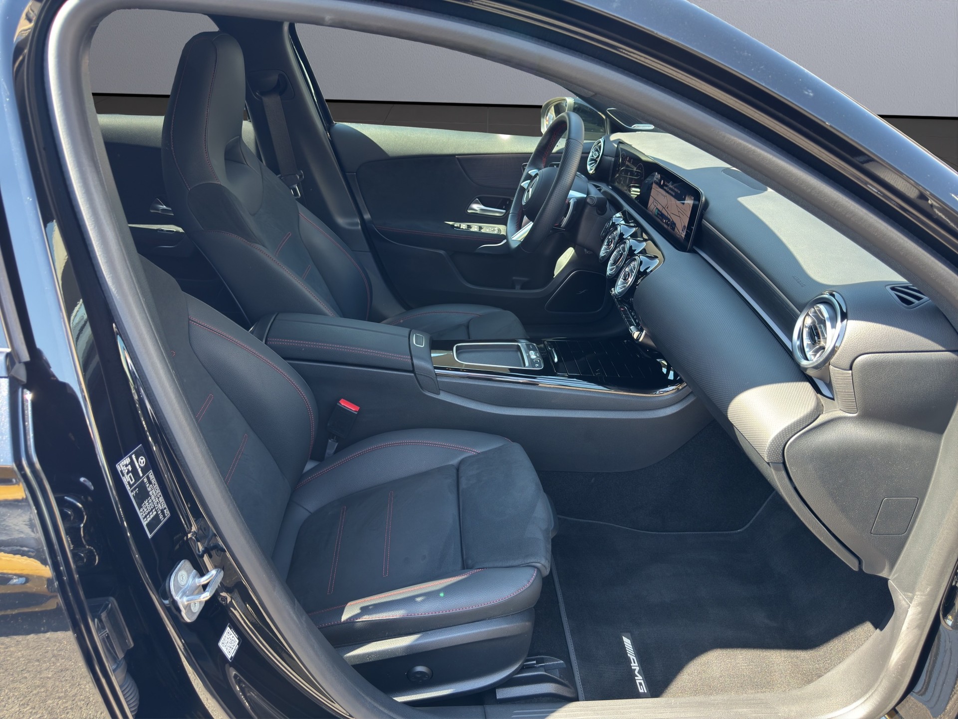 MERCEDES-BENZ A 200 7G-DCT-image-15