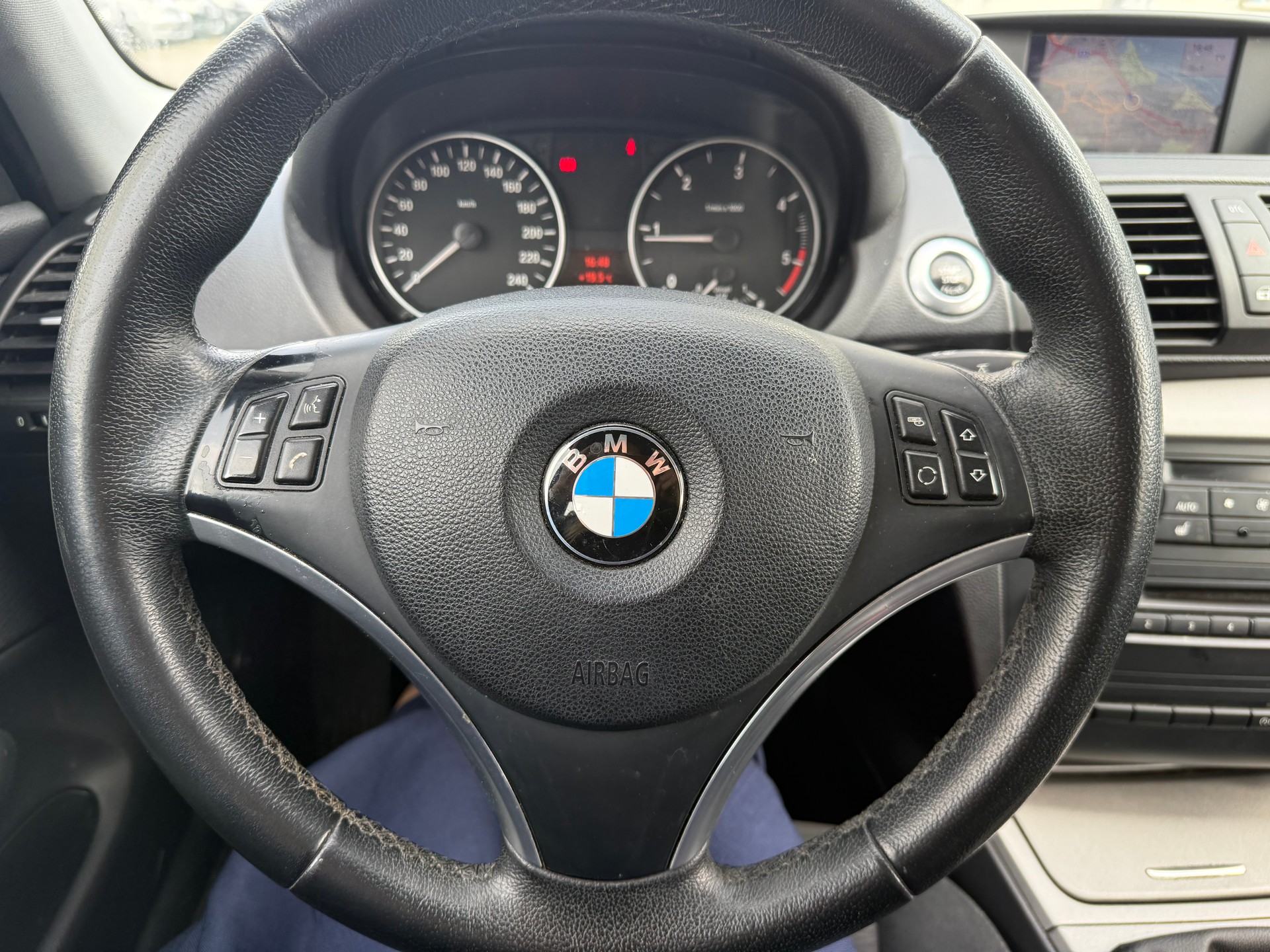 BMW 120d Dynamic Edition-image-3