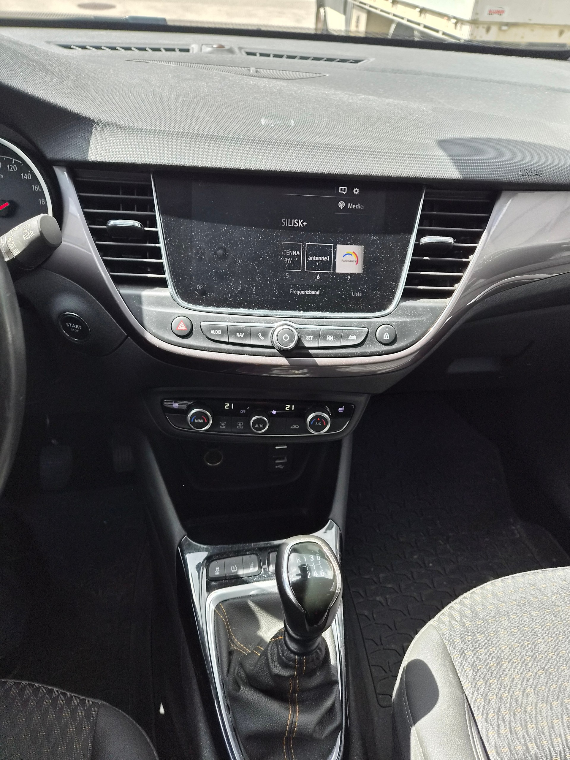 OPEL Crossland X 1.2i TP Excellence-image-12