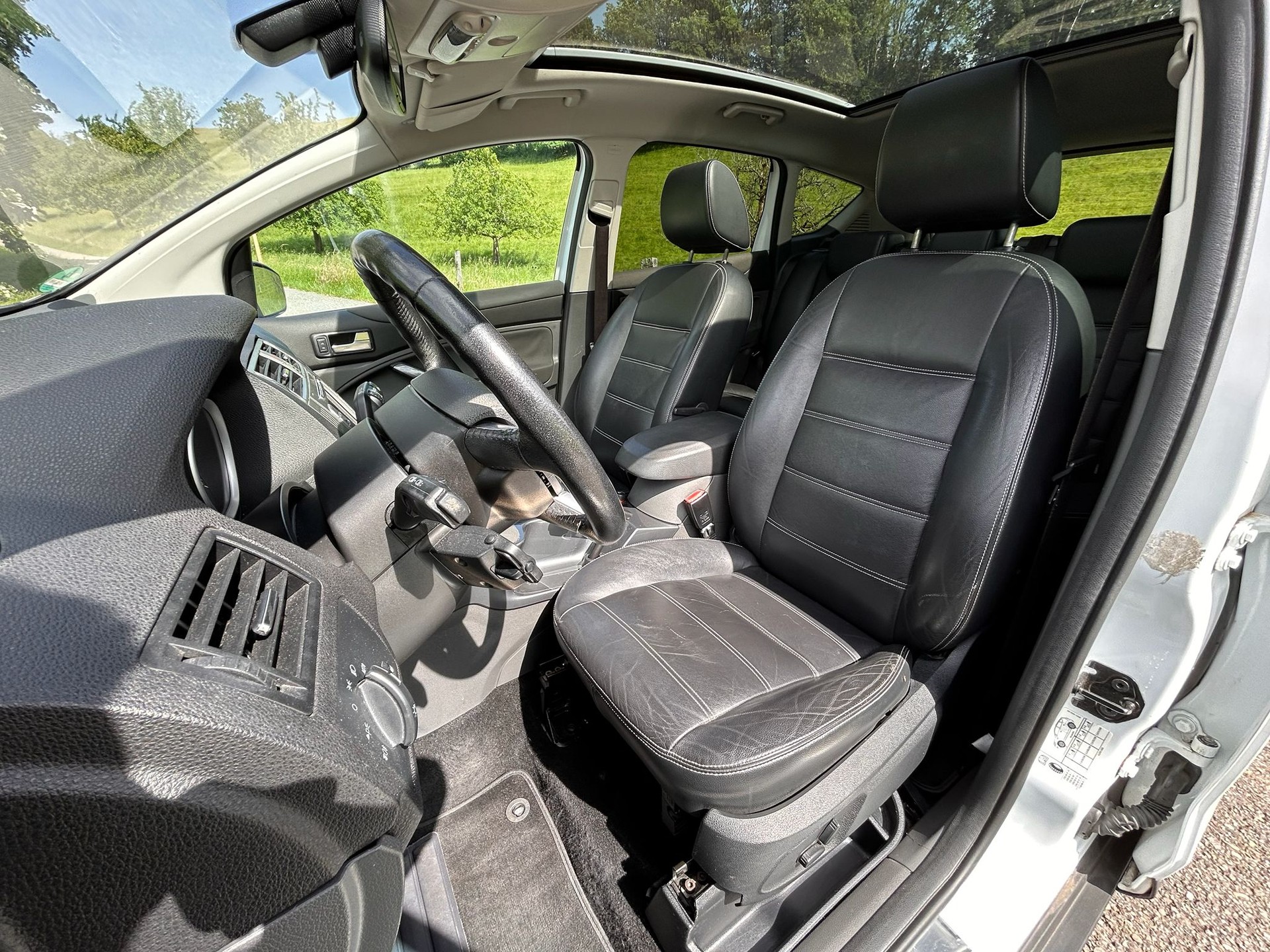 FORD Kuga 2.0 TDCi Carving 4WD-image-14