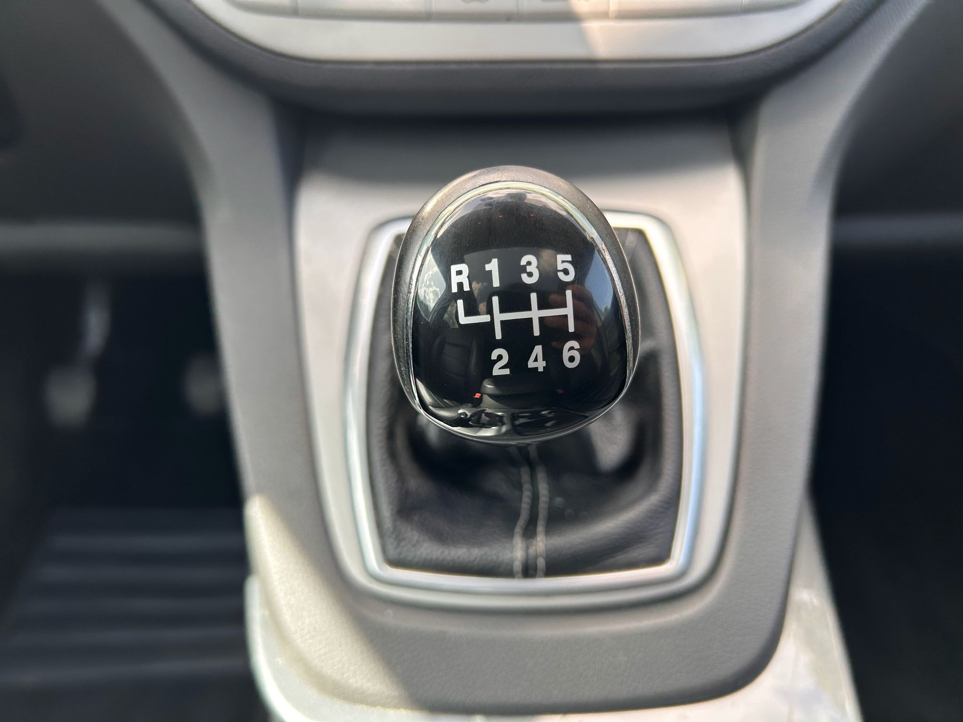 FORD Kuga 2.0 TDCi Carving 4WD-image-22