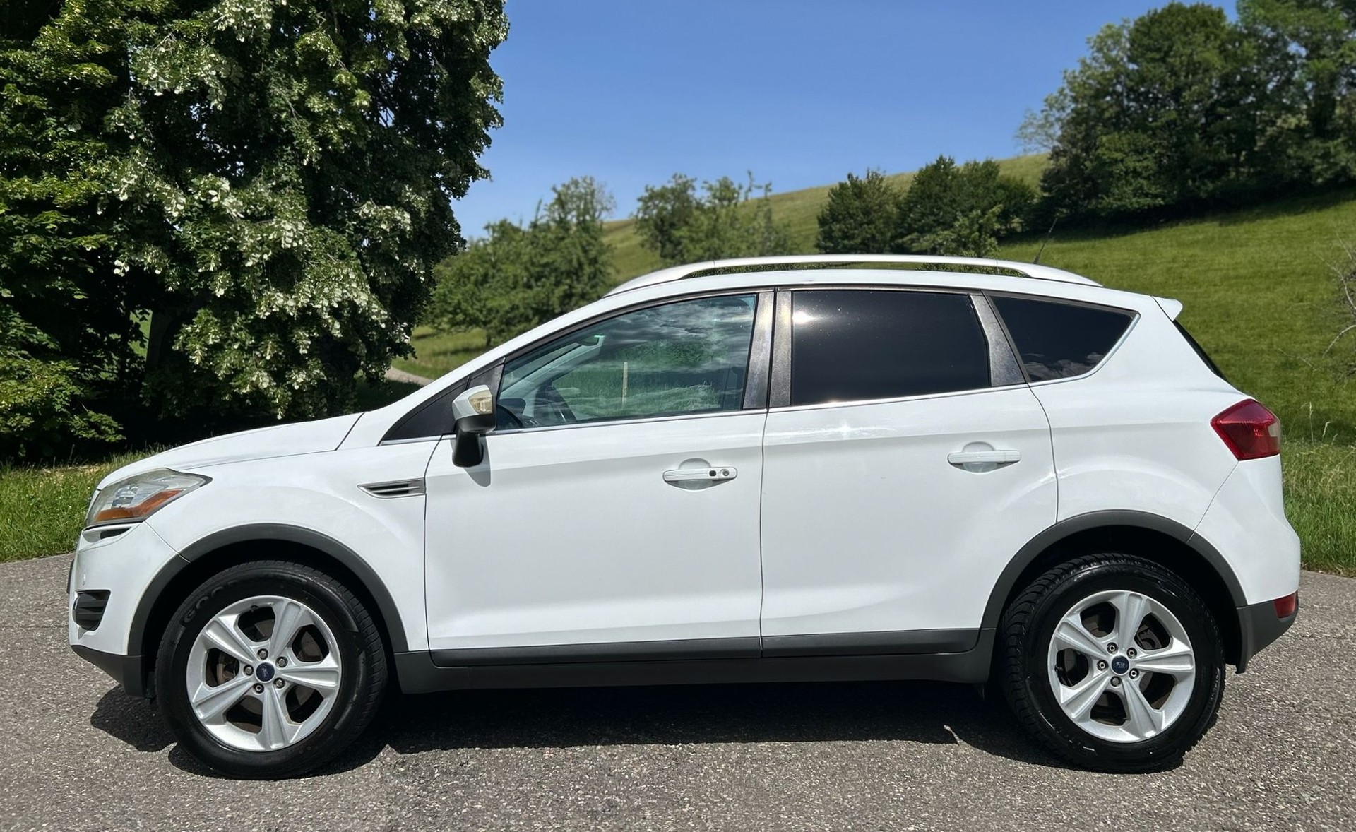 FORD Kuga 2.0 TDCi Carving 4WD-image-1