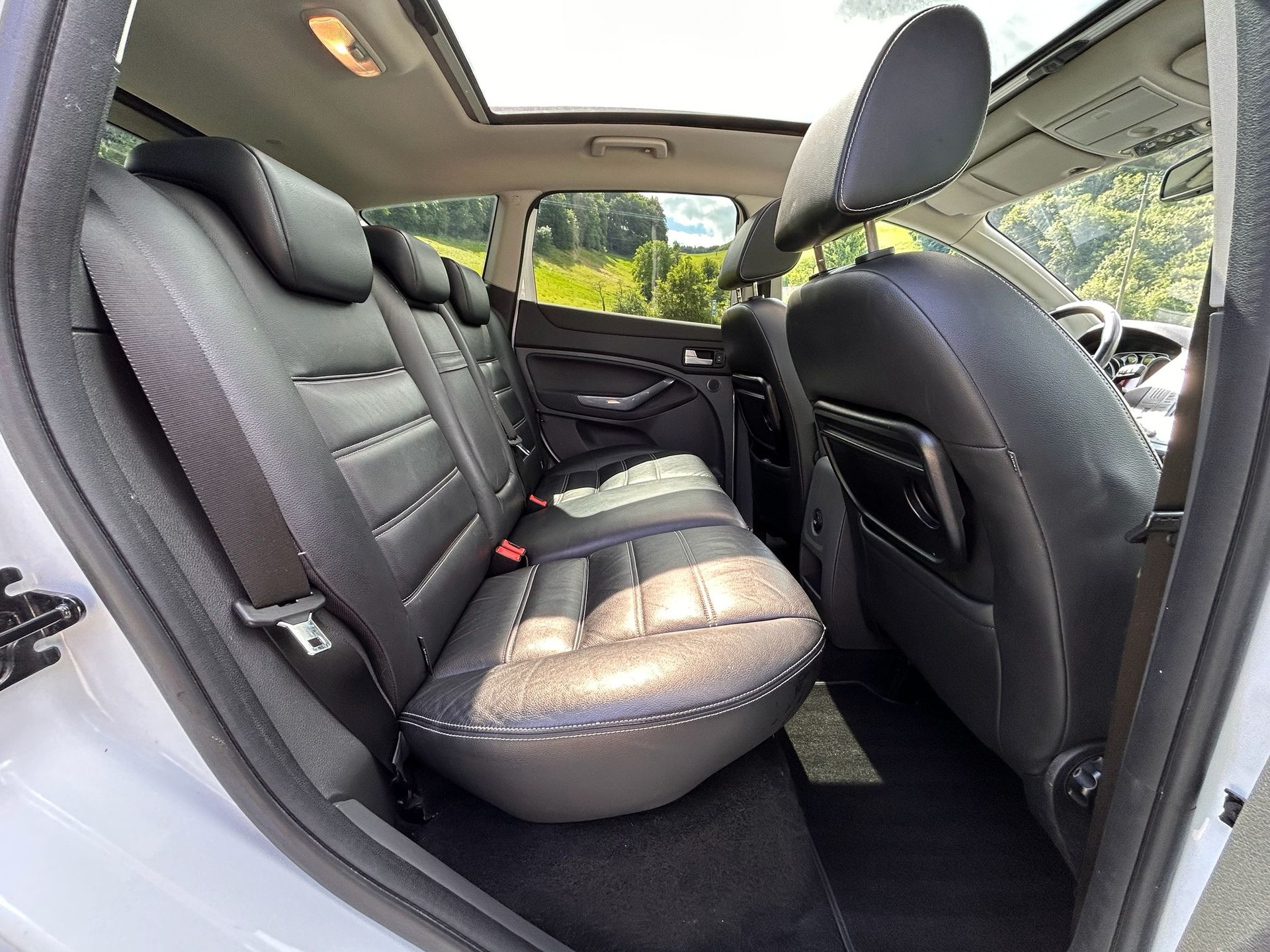 FORD Kuga 2.0 TDCi Carving 4WD-image-9