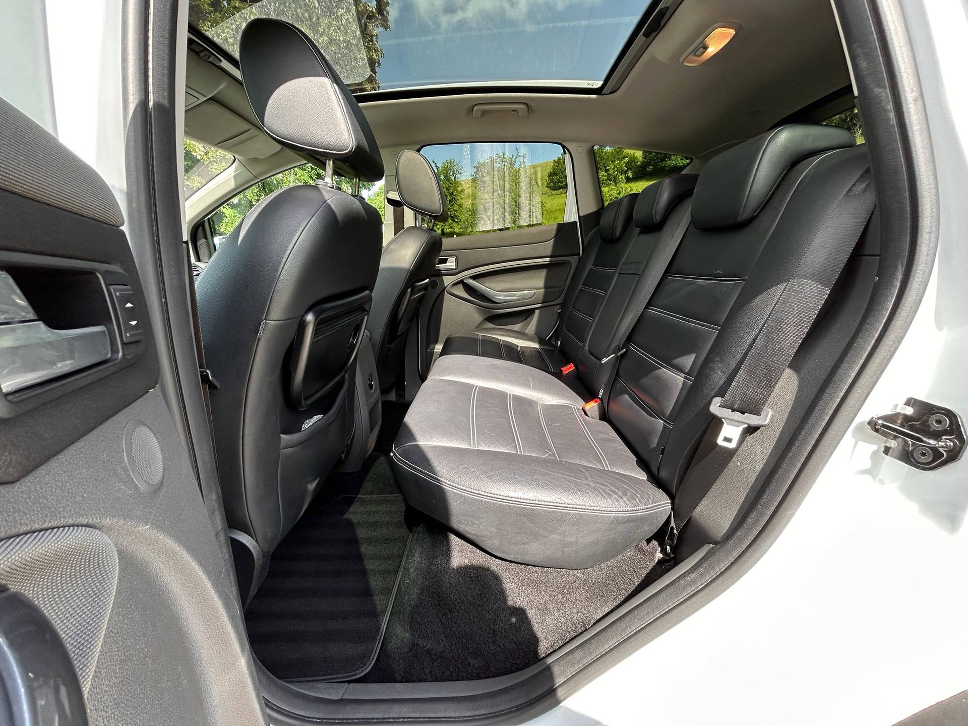 FORD Kuga 2.0 TDCi Carving 4WD-image-12