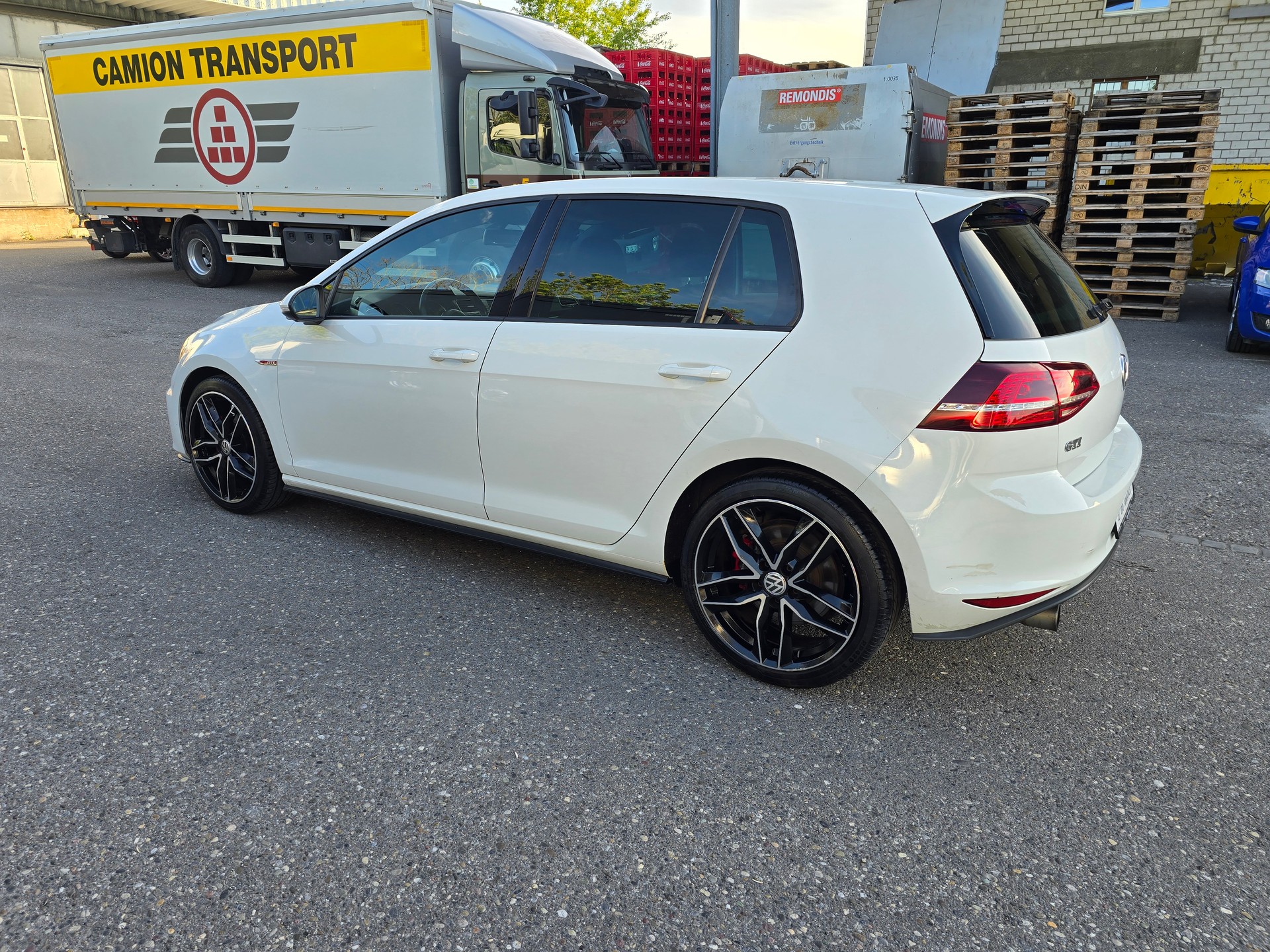 VW Golf 2.0 TSI GTI-image-4