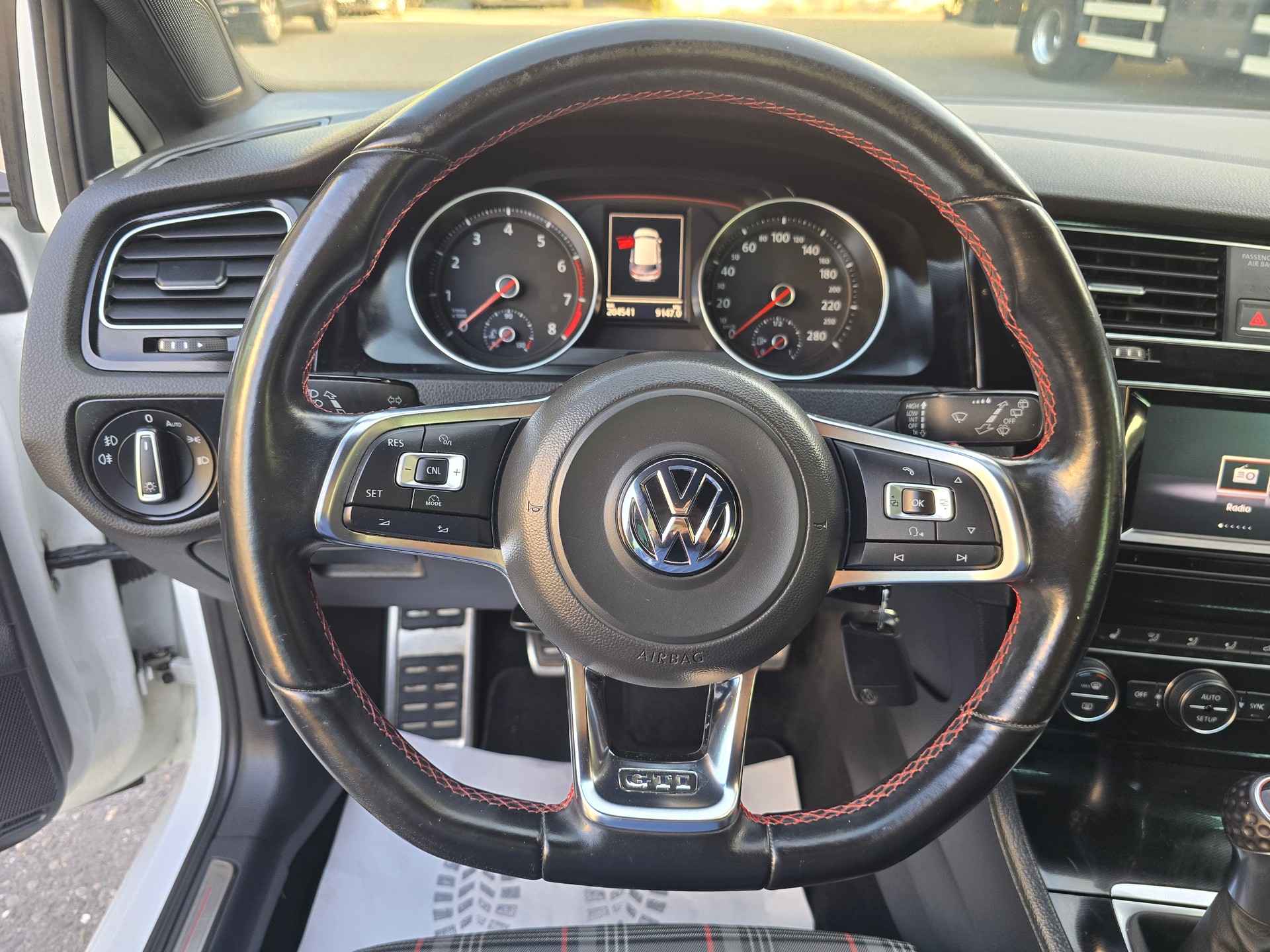 VW Golf 2.0 TSI GTI-image-17