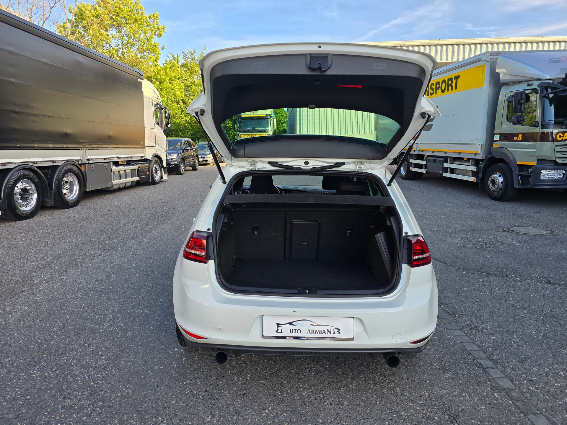 VW Golf 2.0 TSI GTI-image-6