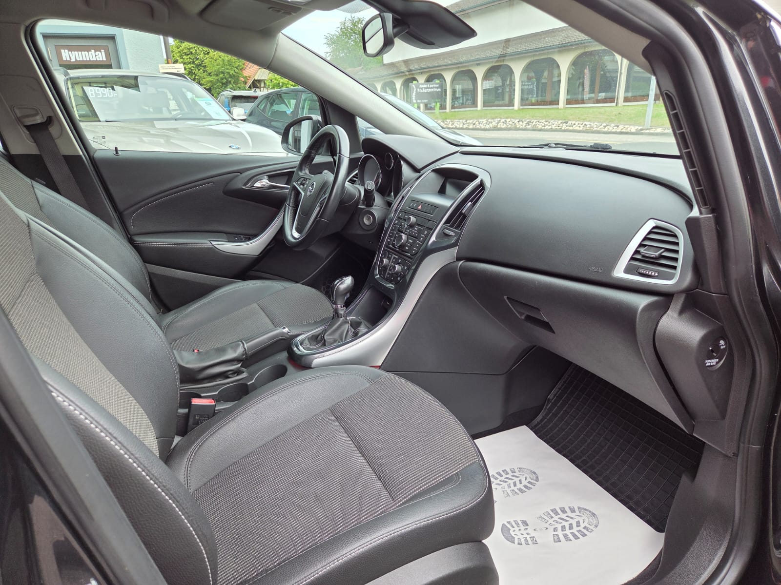 OPEL Astra SportsTourer 1.4i 16V Turbo Cosmo-image-10