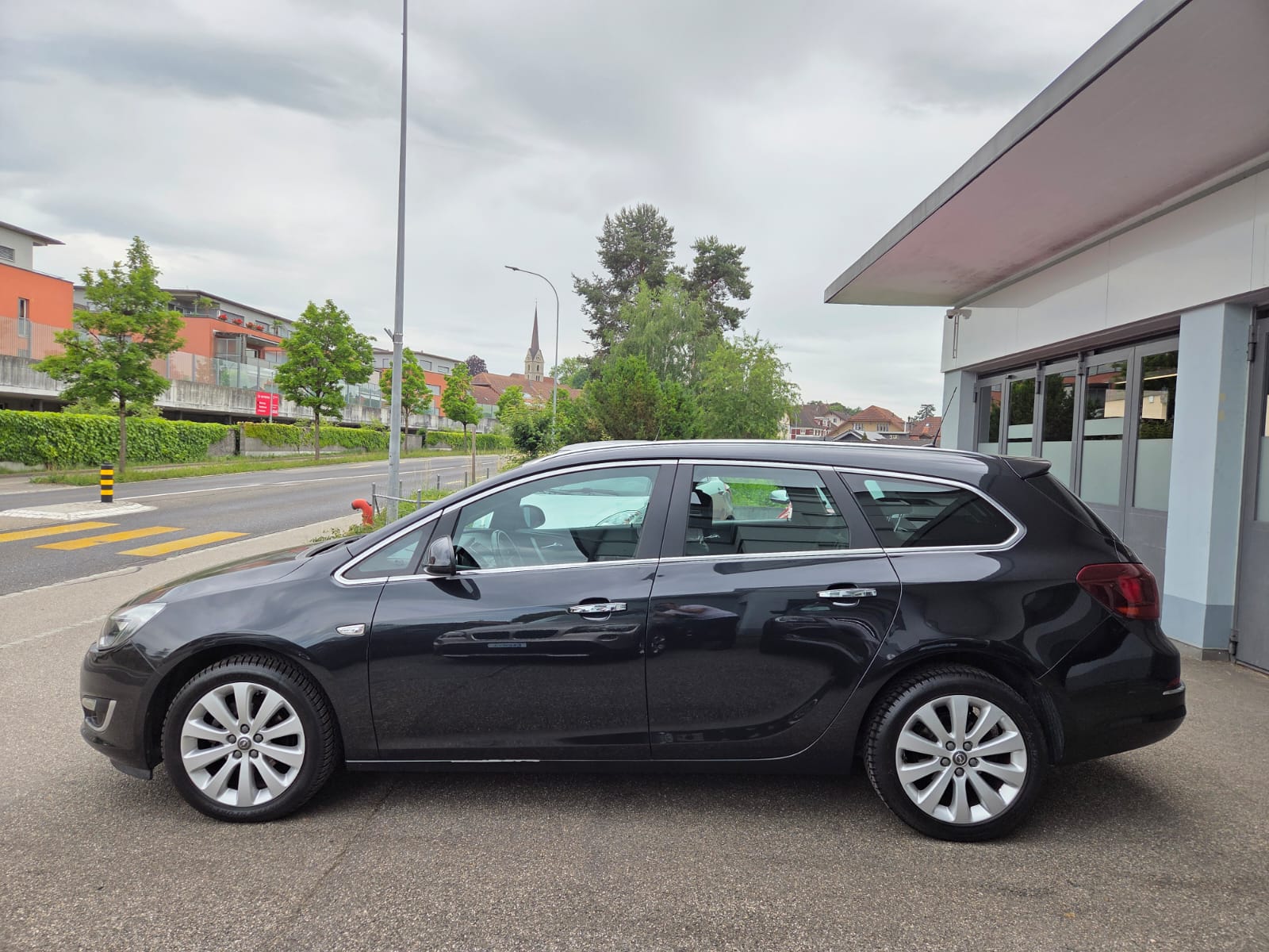 OPEL Astra SportsTourer 1.4i 16V Turbo Cosmo-image-1