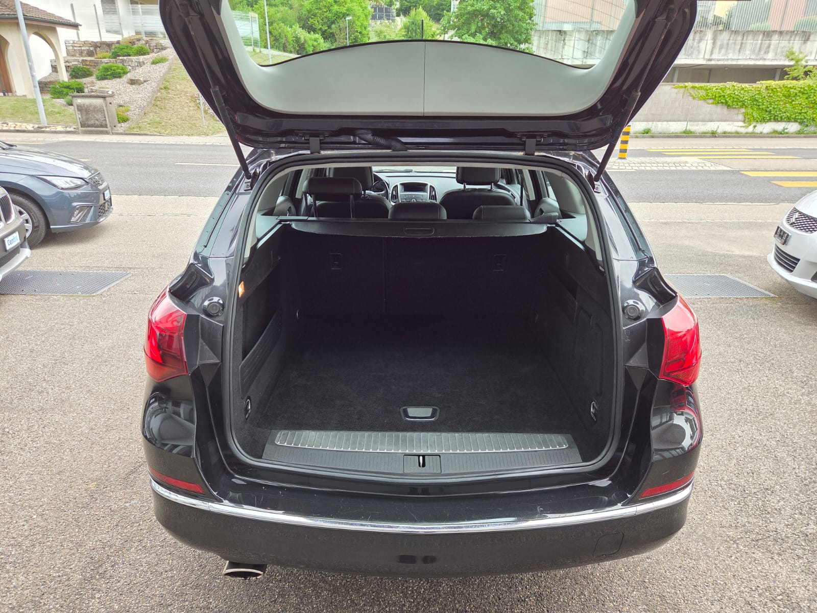 OPEL Astra SportsTourer 1.4i 16V Turbo Cosmo-image-15