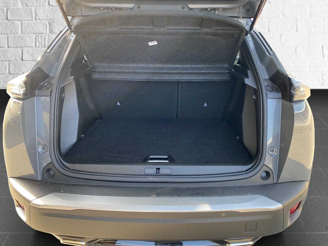 PEUGEOT 2008 1.2 Hybrid 145 GT-image-10
