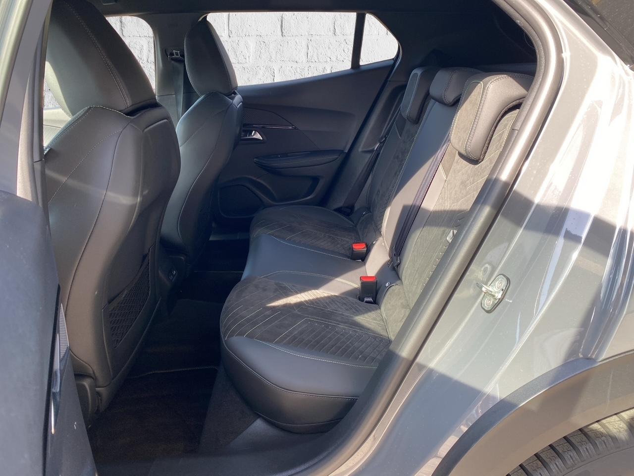 PEUGEOT 2008 1.2 Hybrid 145 GT-image-9