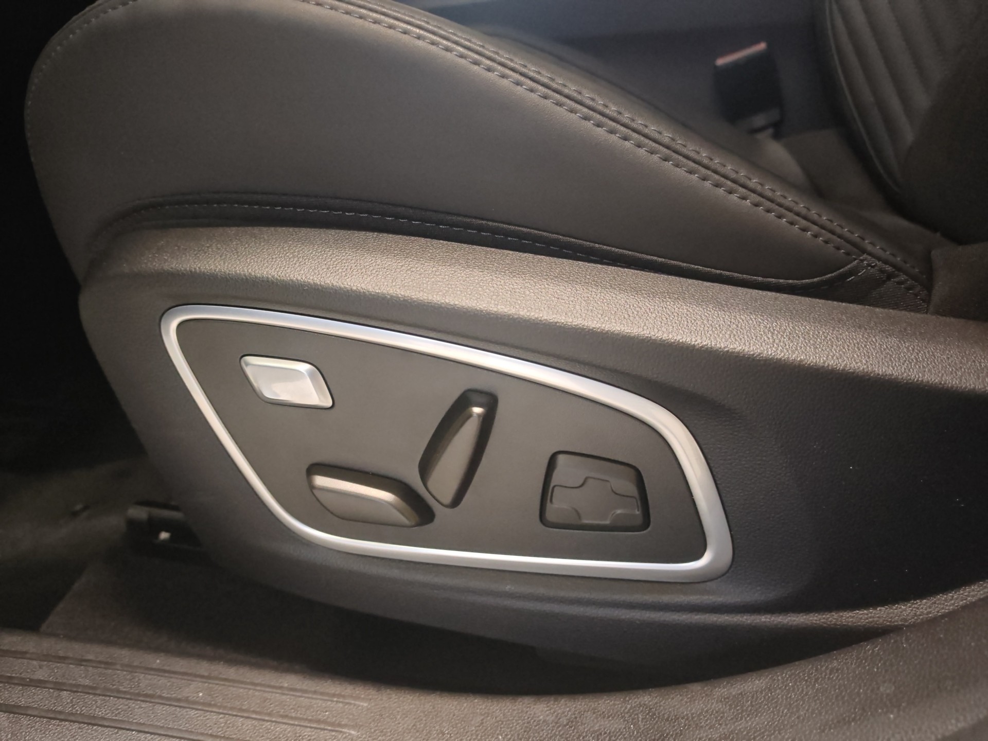 RENAULT Rafale 1.2 E-Tech Hybrid 200 Esprit Alpine-image-16