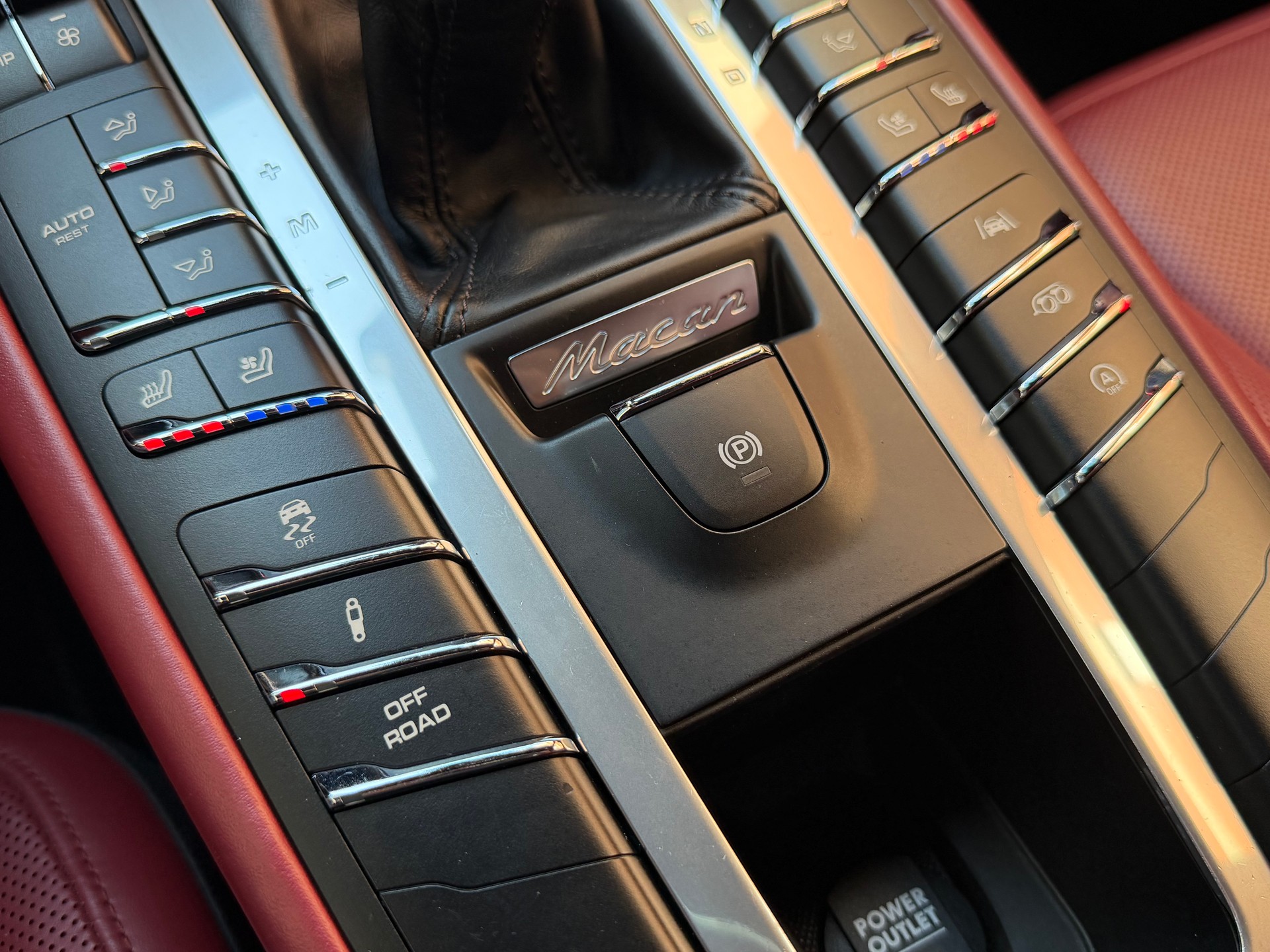 PORSCHE Macan S PDK-image-10