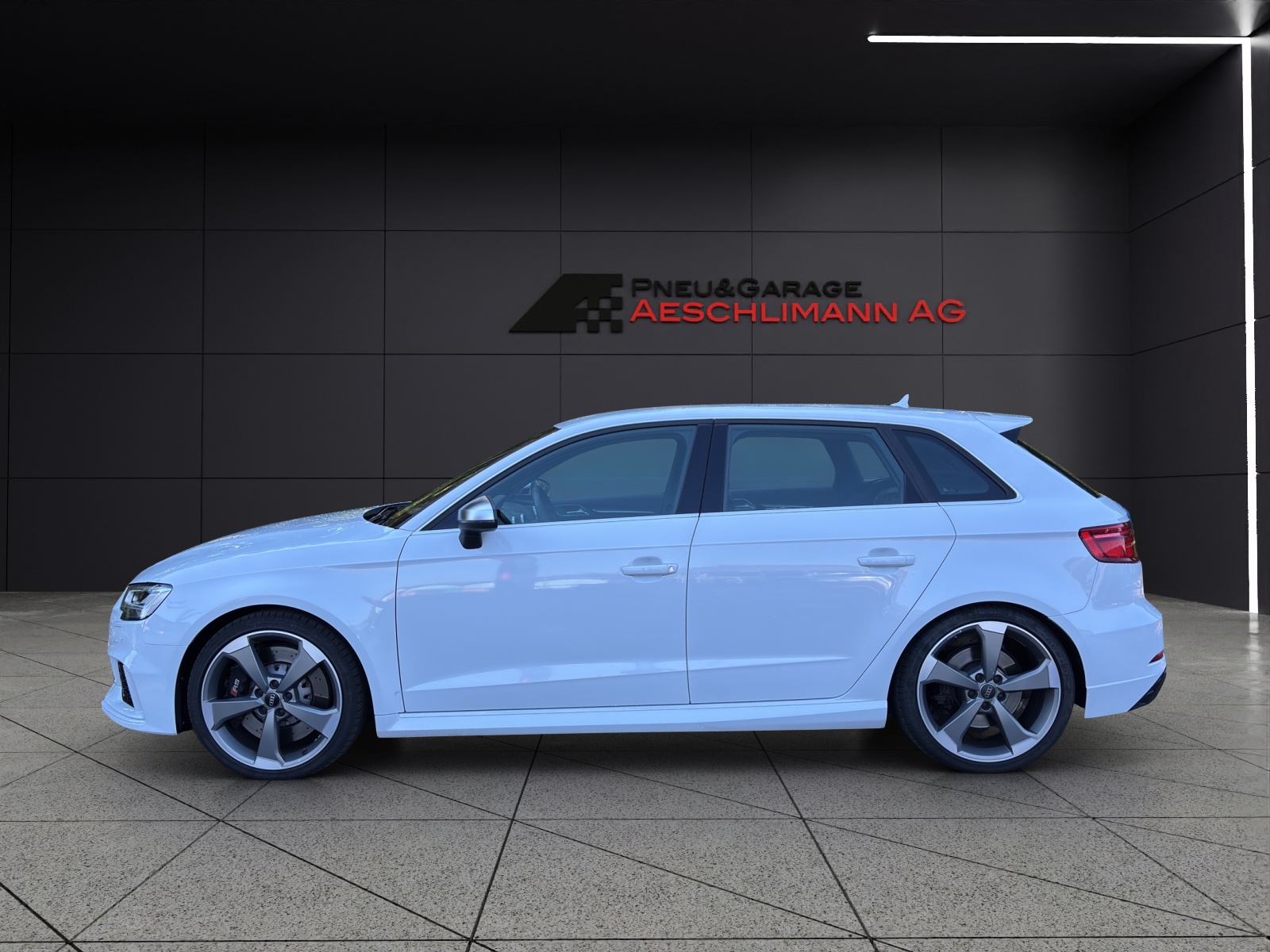 AUDI RS3 Sportback 2.5 TSI quattro S-tronic-showroom-element-2