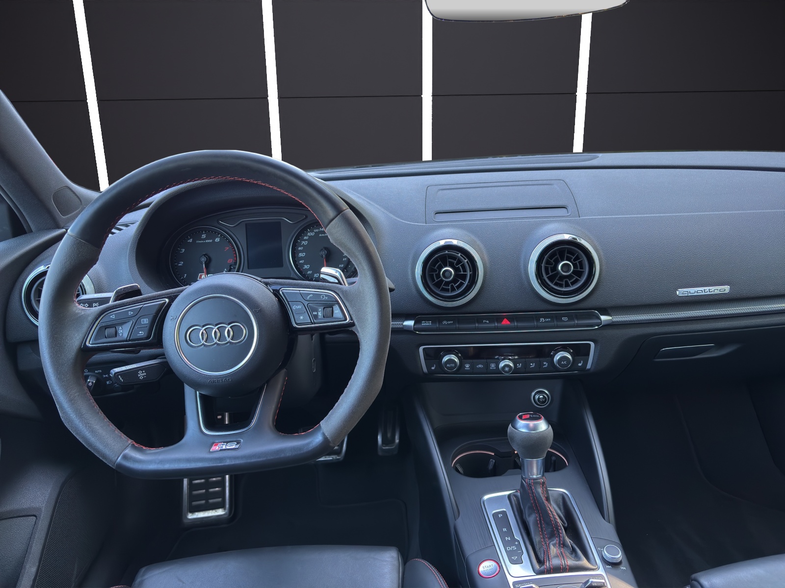AUDI RS3 Sportback 2.5 TSI quattro S-tronic-image-8