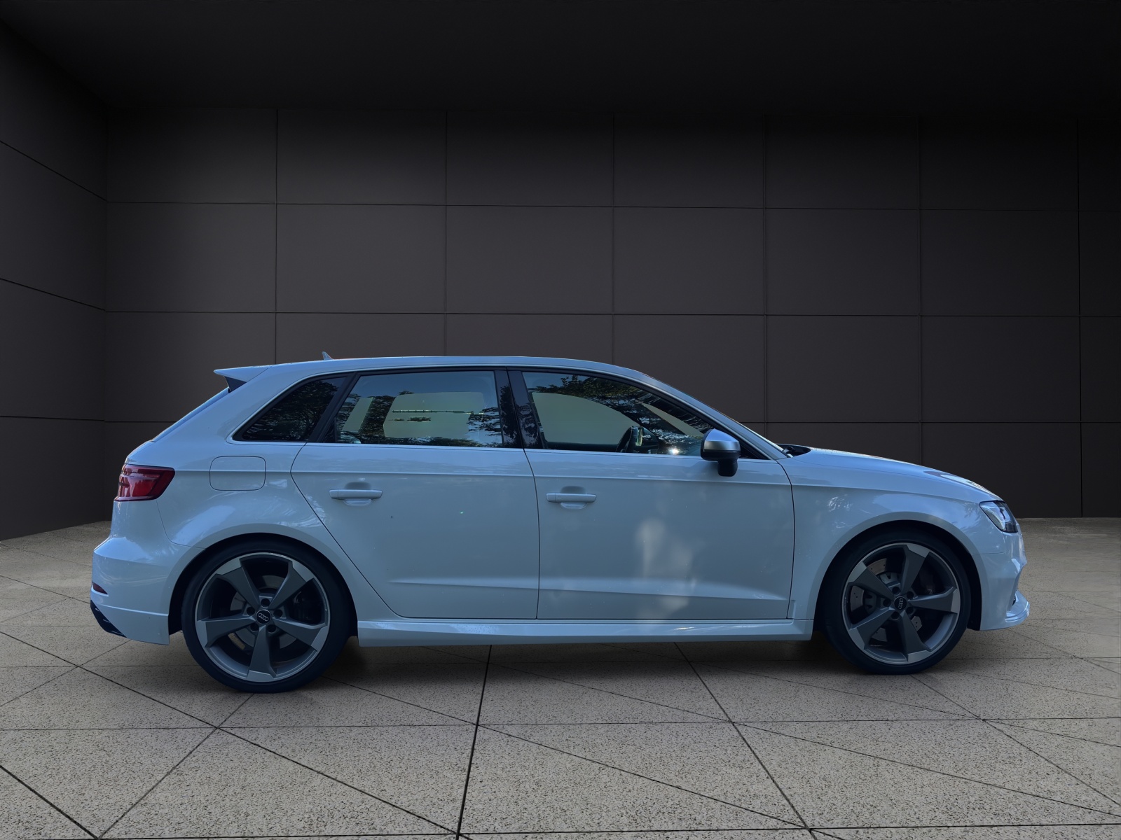 AUDI RS3 Sportback 2.5 TSI quattro S-tronic-image-5