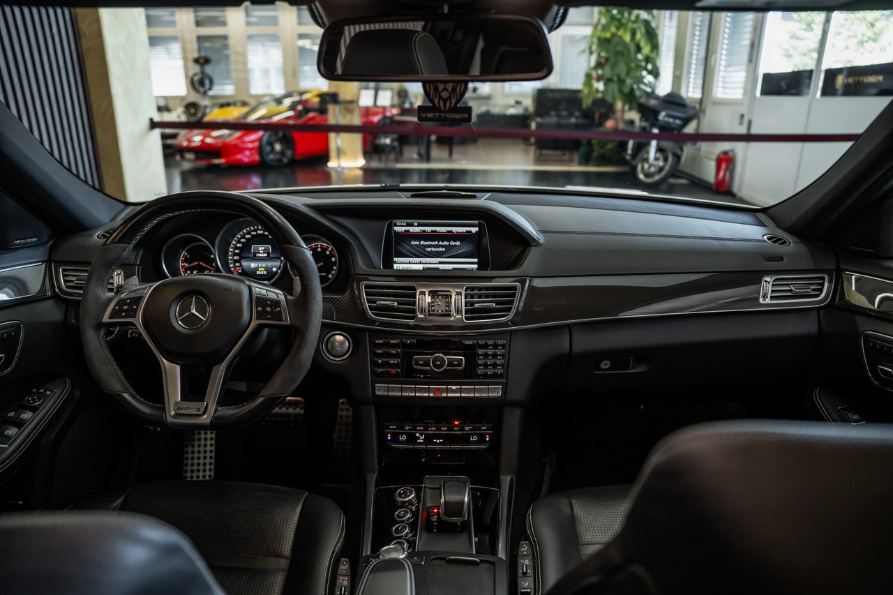 MERCEDES-BENZ E 63 AMG S 4Matic Speedshift-image-11