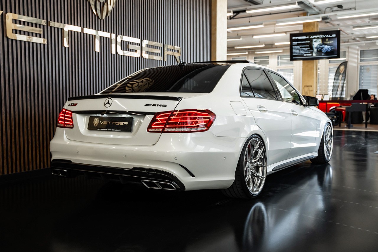 MERCEDES-BENZ E 63 AMG S 4Matic Speedshift-image-6