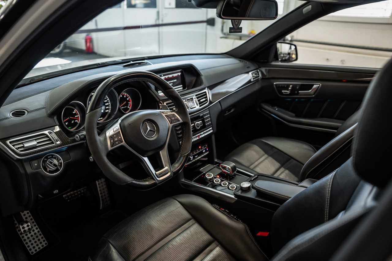 MERCEDES-BENZ E 63 AMG S 4Matic Speedshift-image-12