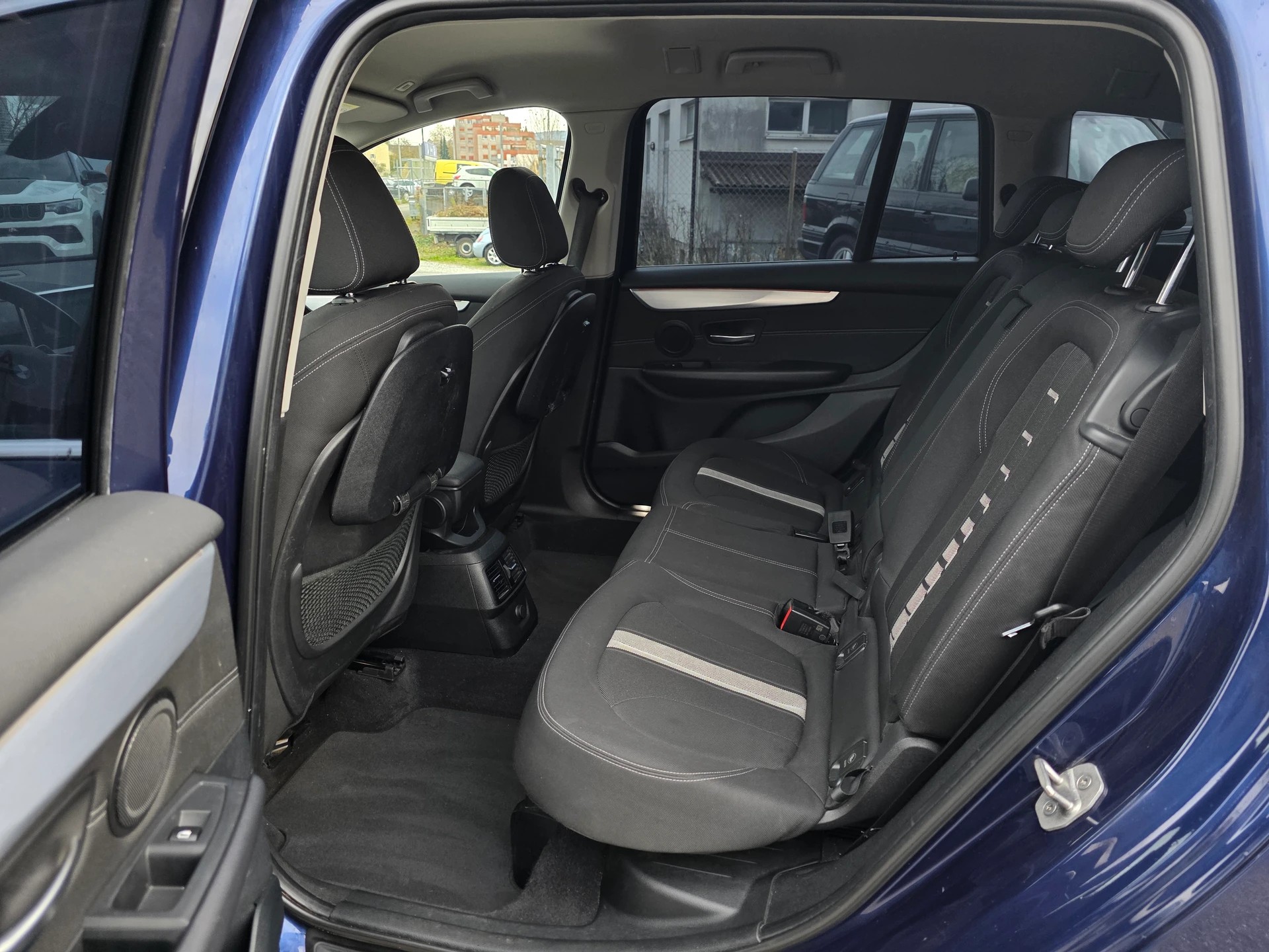BMW 220i Gran Tourer Sport Line Steptronic *Frisch ab MFK* 7-Sitzer *-image-19