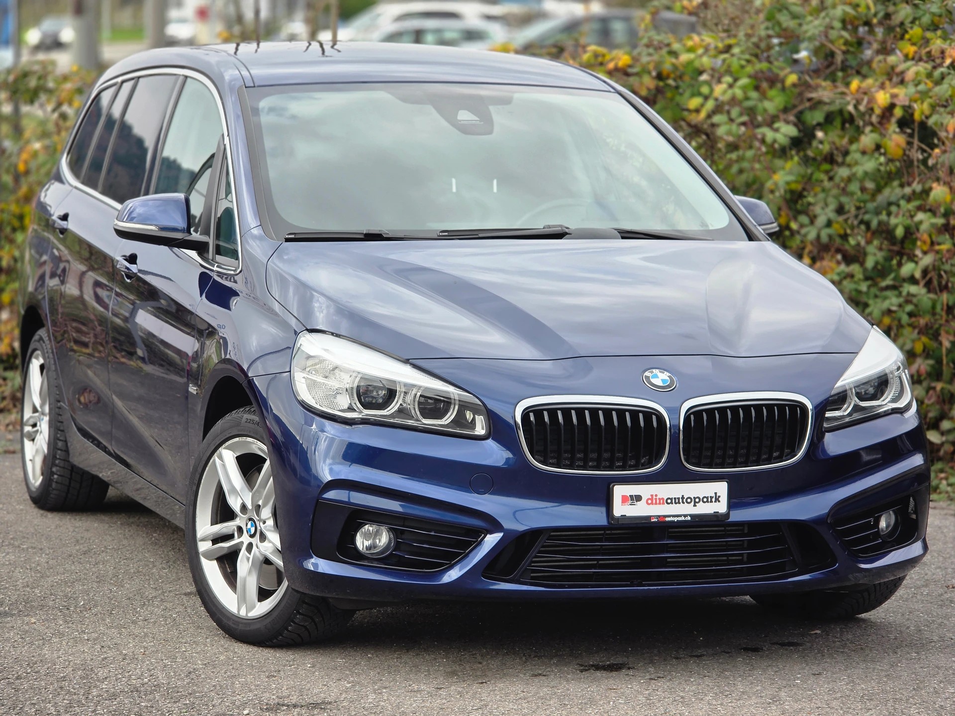 BMW 220i Gran Tourer Sport Line Steptronic *Frisch ab MFK* 7-Sitzer *-image-2