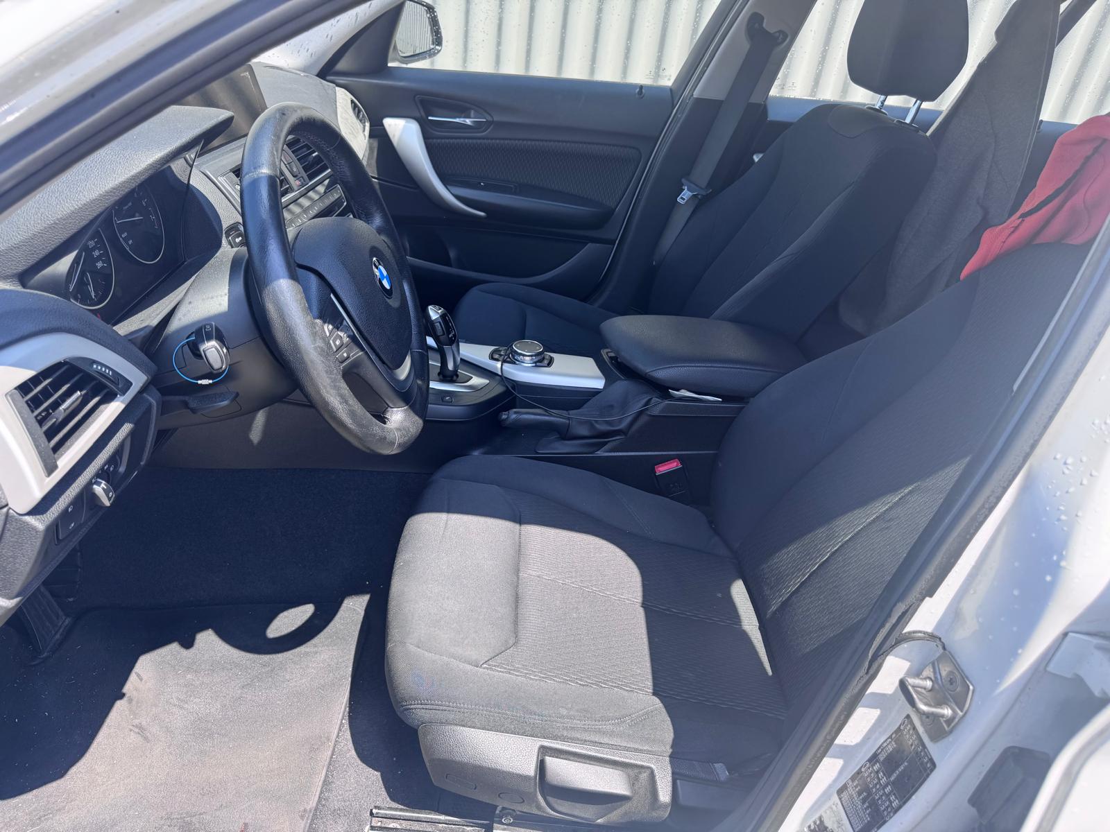 BMW 118i Steptronic-image-7
