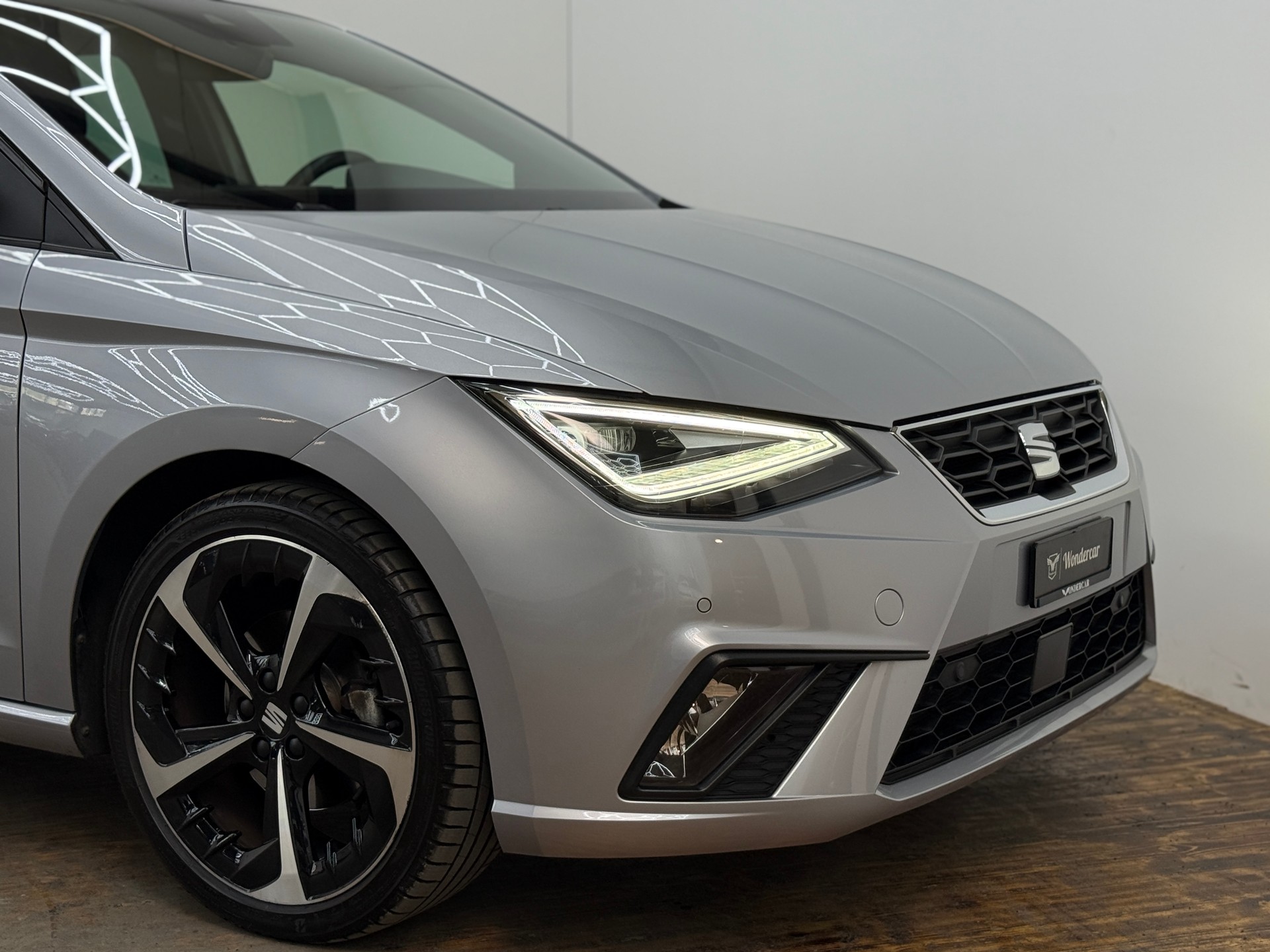 SEAT Ibiza 1.0 EcoTSI Hola FR DSG-image-1