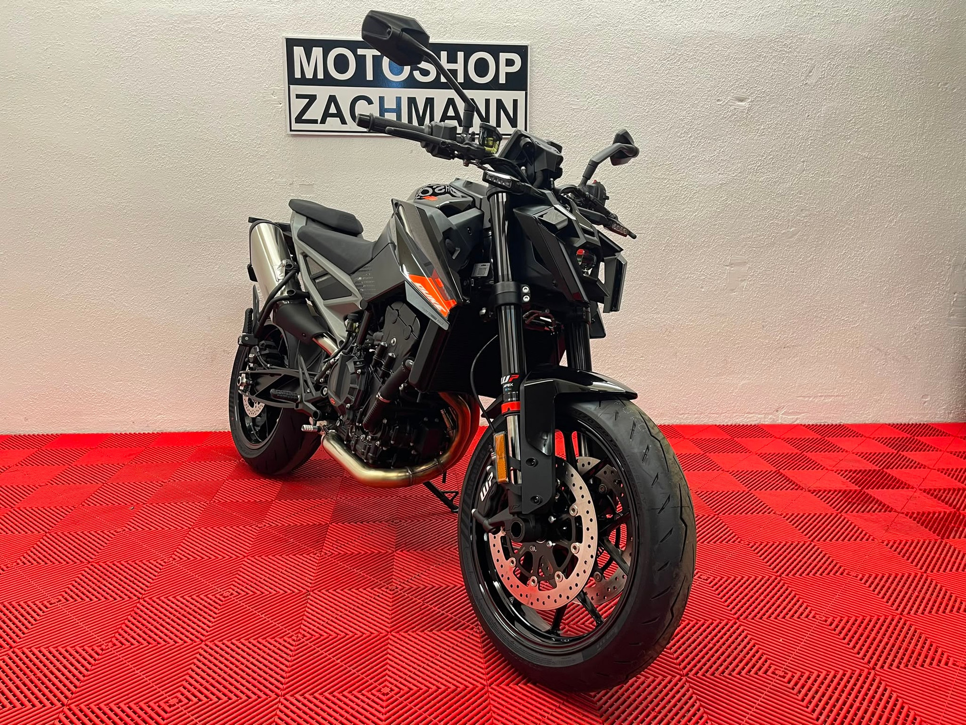 KTM 790 Duke (35kW) 2027-showroom-element-1