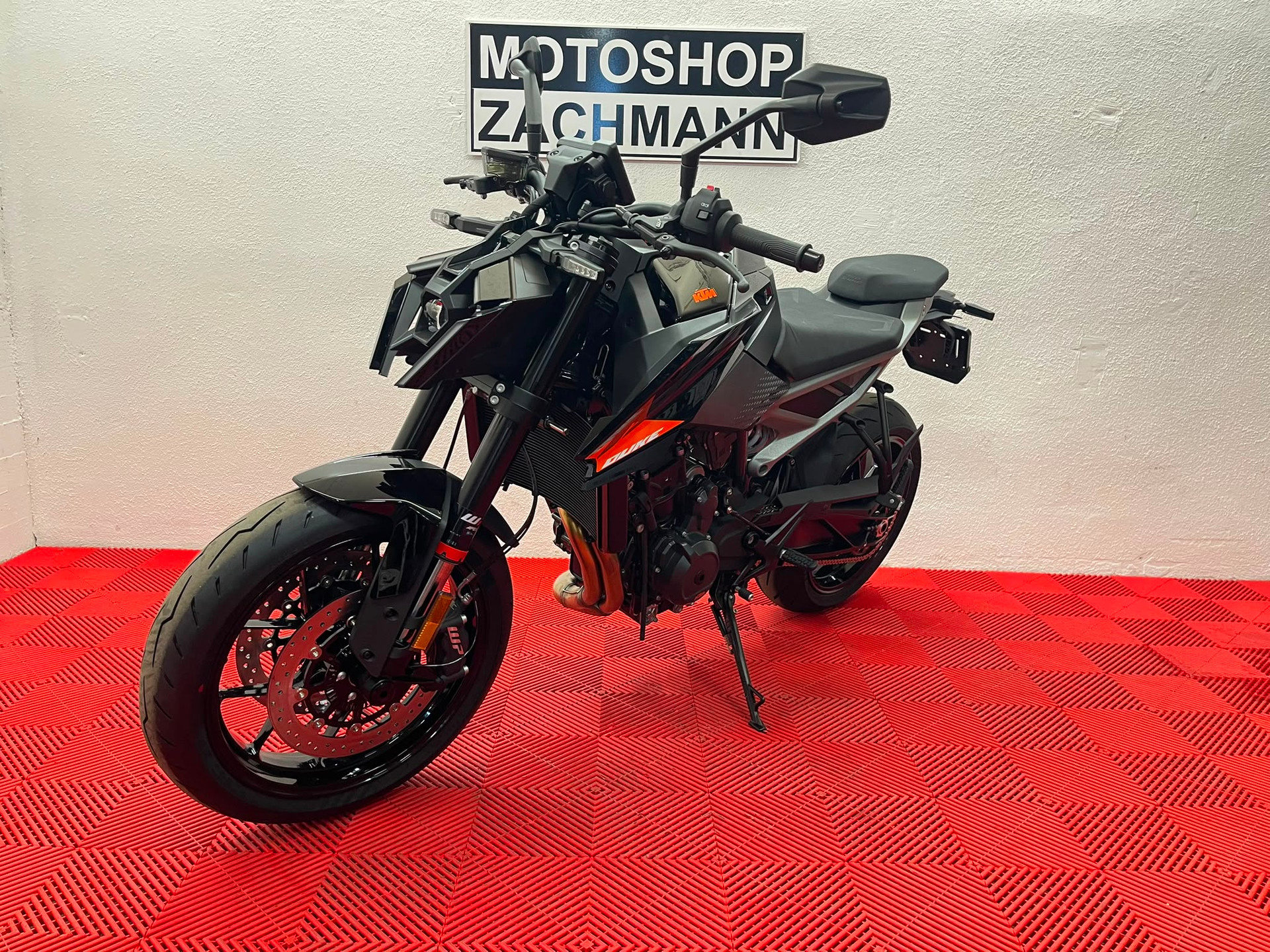 KTM 790 Duke (35kW) 2027-showroom-element-2