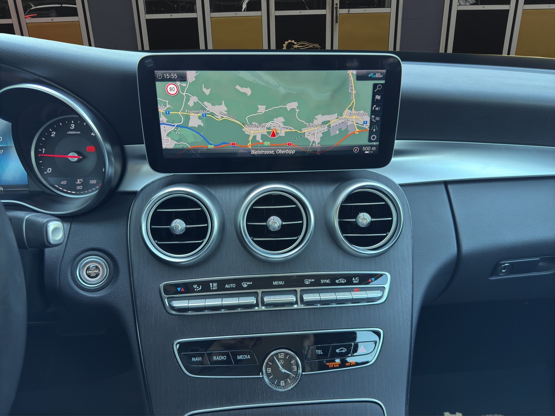 MERCEDES-BENZ C 220 d Swiss Star AMG Line 4m Kombi-image-14