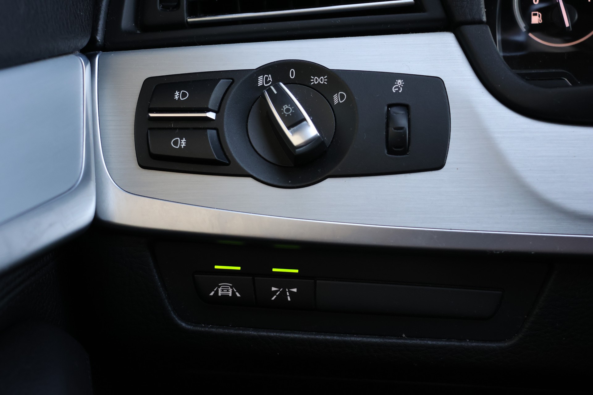 BMW 528i Touring xDrive M-Sport Modern Line Steptronic-image-13
