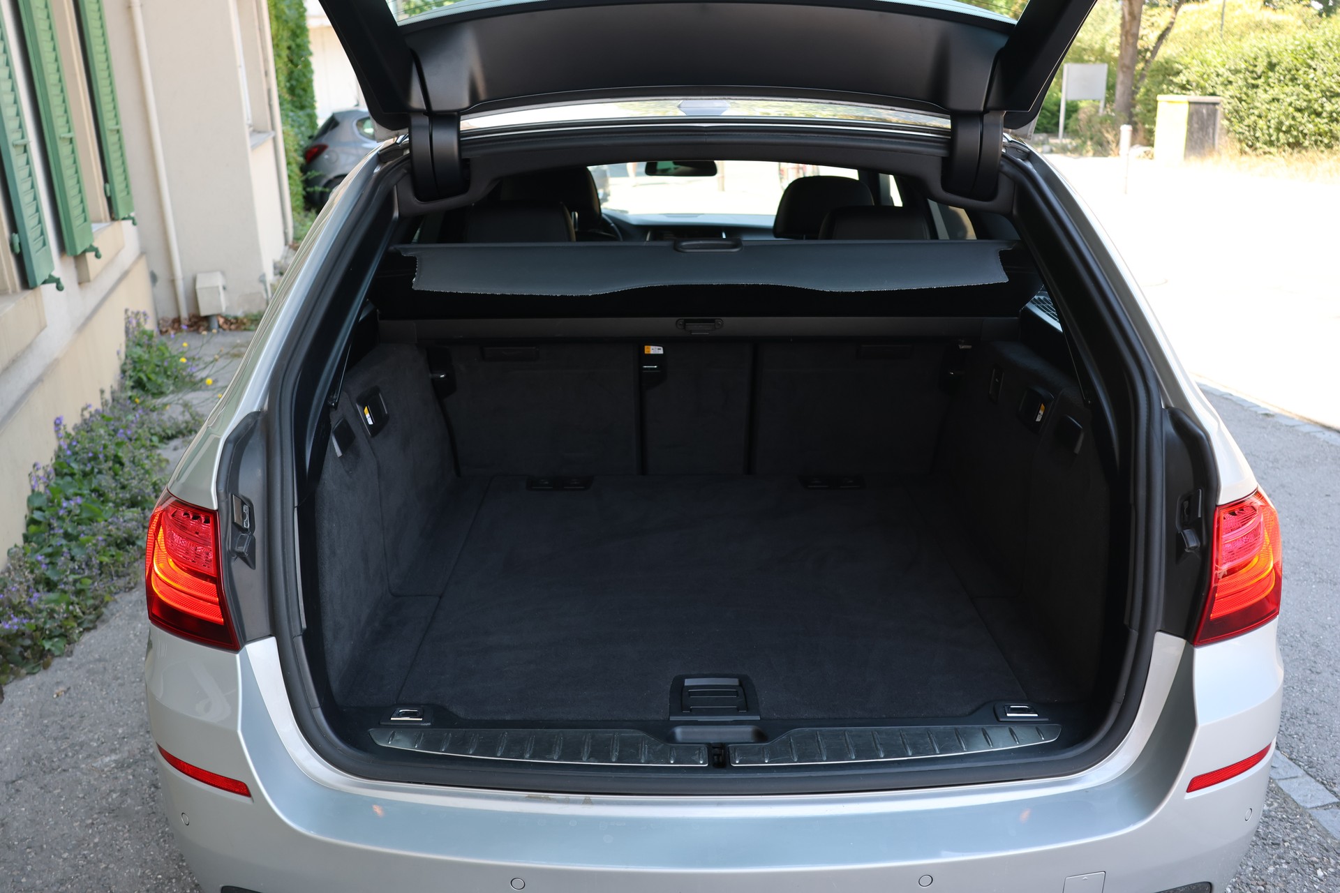 BMW 528i Touring xDrive M-Sport Modern Line Steptronic-image-7