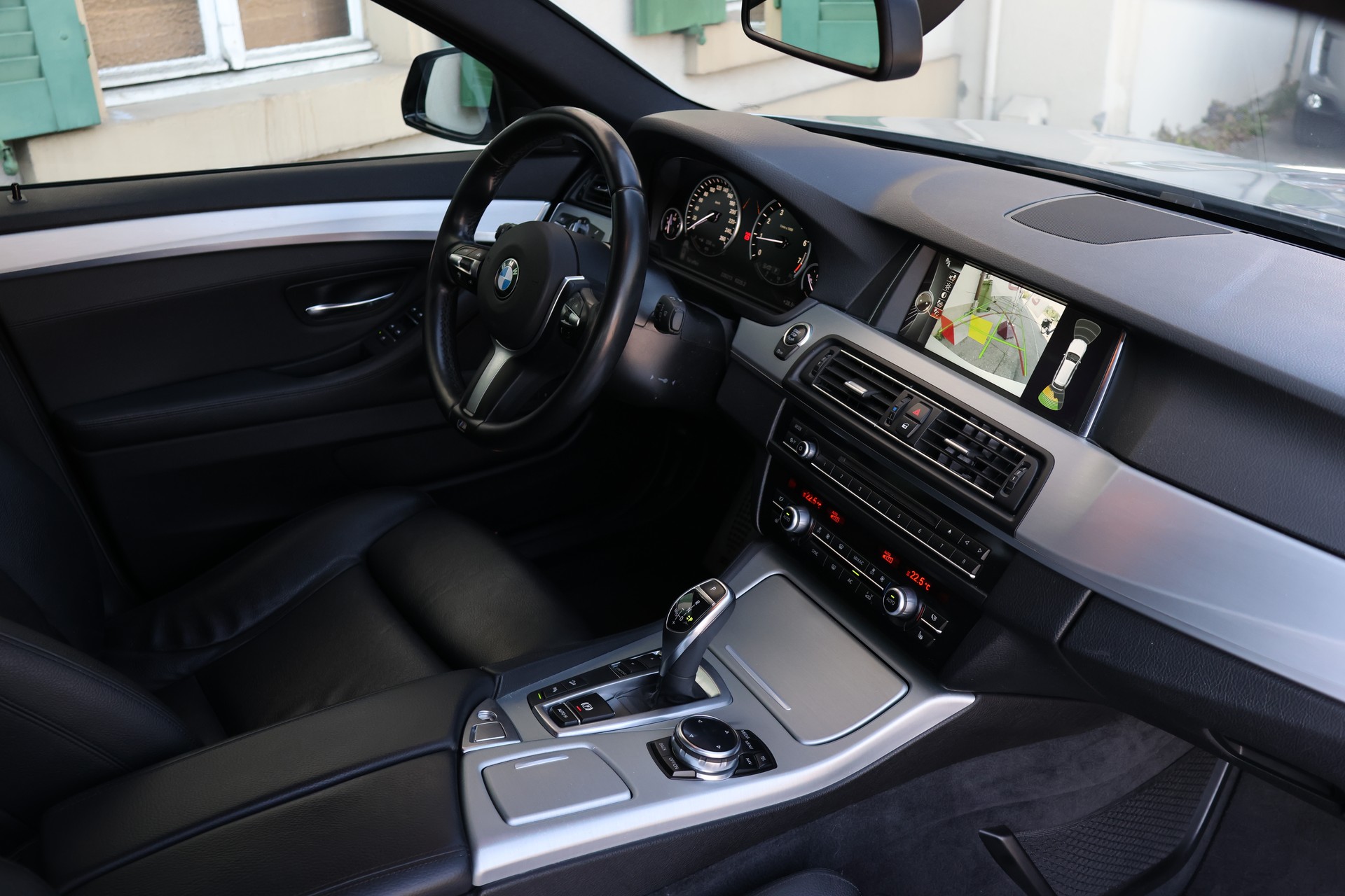 BMW 528i Touring xDrive M-Sport Modern Line Steptronic-image-8