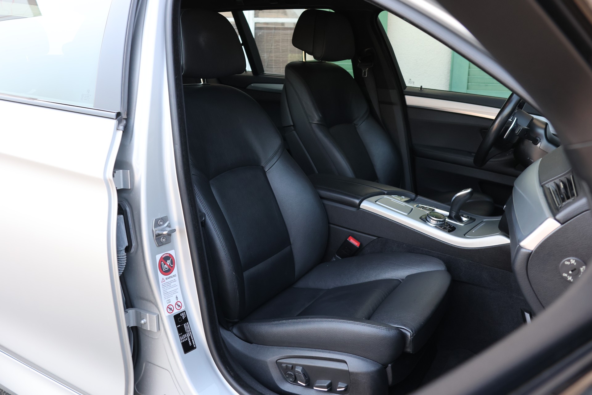 BMW 528i Touring xDrive M-Sport Modern Line Steptronic-image-10