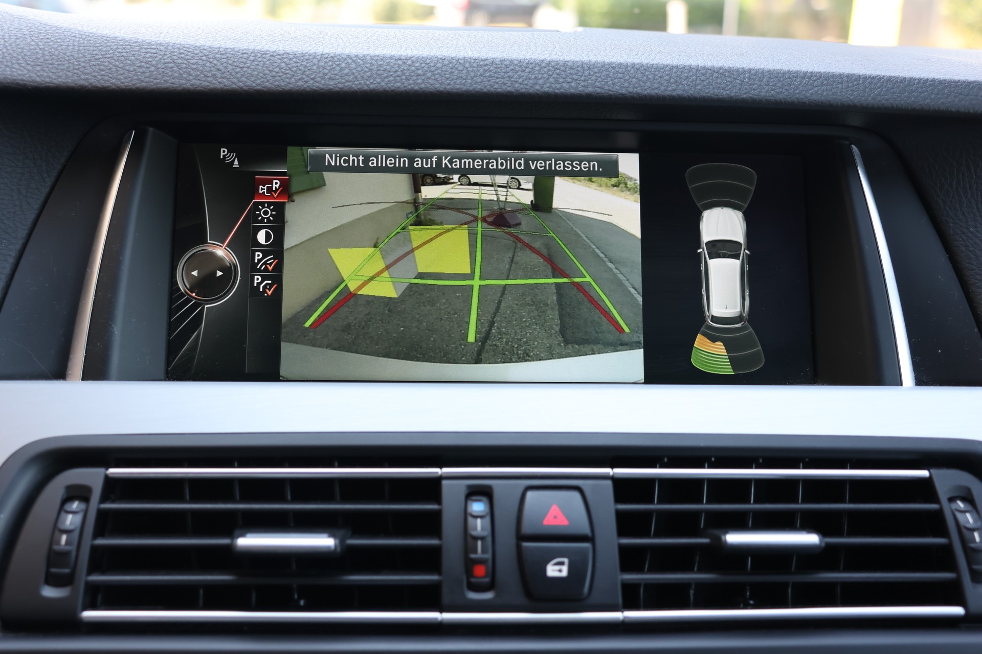 BMW 528i Touring xDrive M-Sport Modern Line Steptronic-image-24