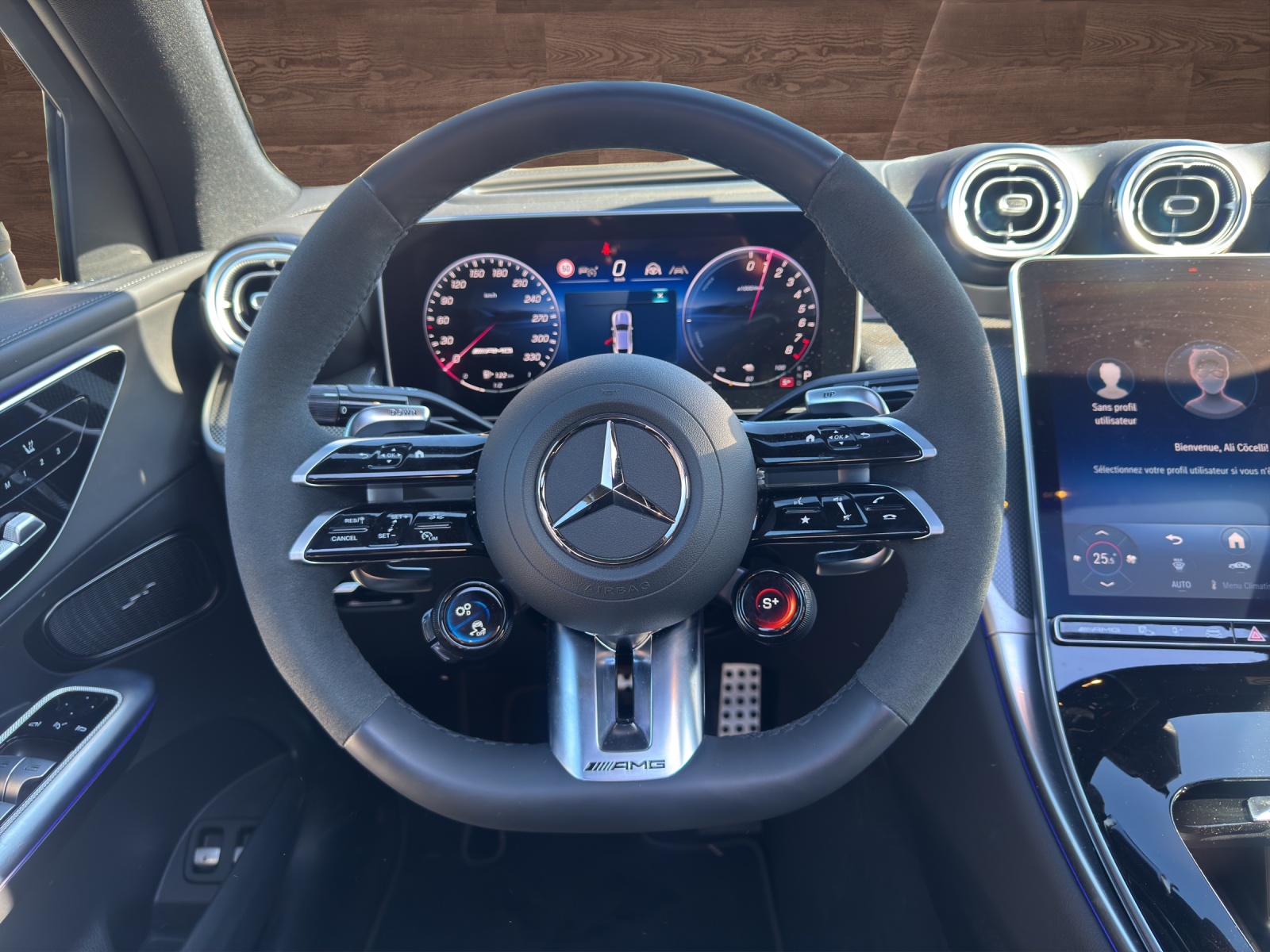 MERCEDES-BENZ GLC Coupé 63 S e AMG Executive Edition 4Matic 9G-Tronic-image-9
