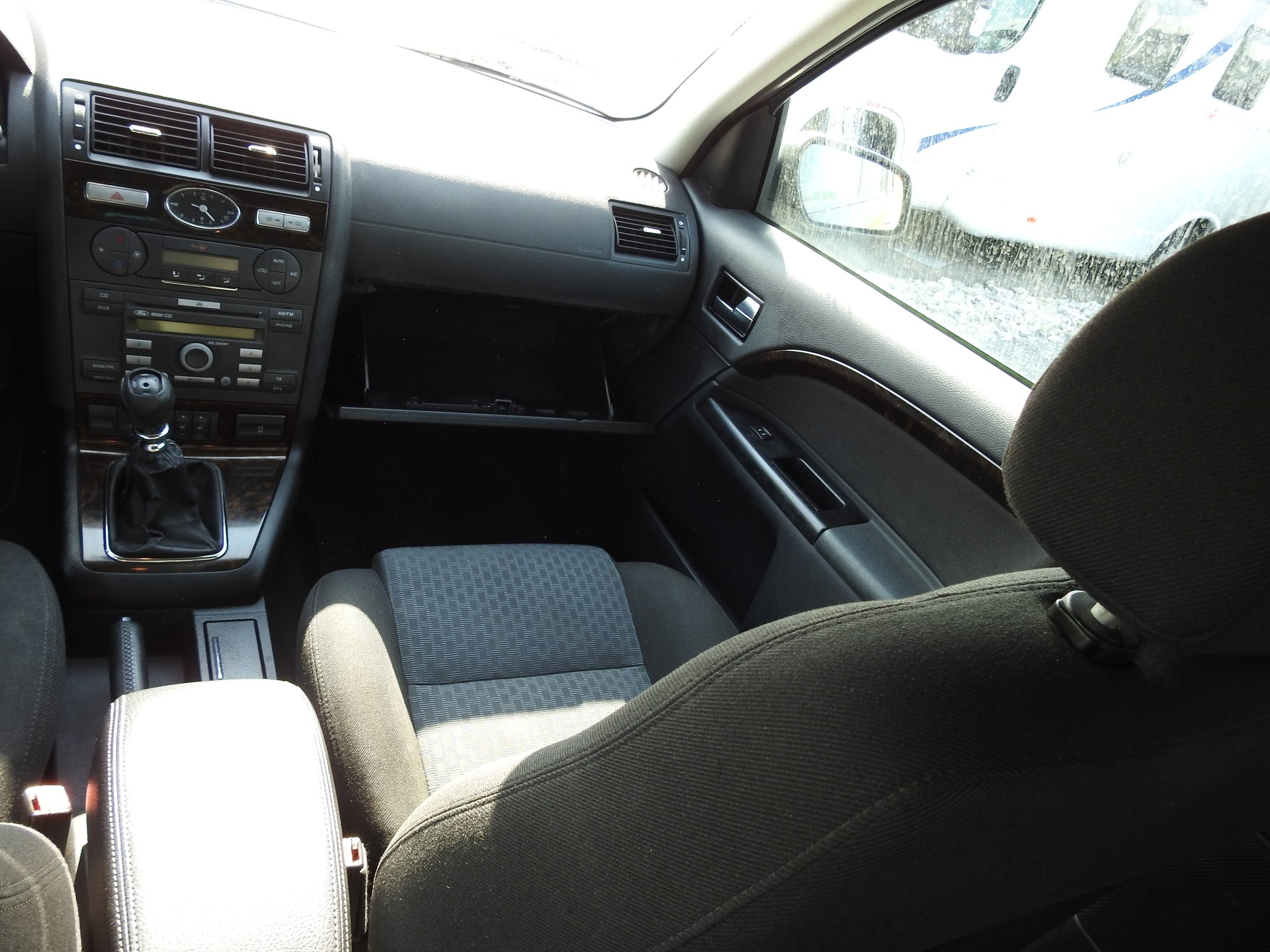 FORD Mondeo 2.0 Trend-image-17